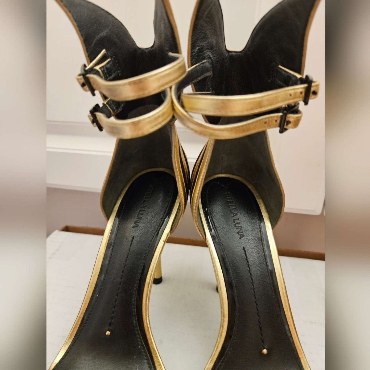 Vintage StellaLuna Gold Wings Leather Double Strap Heel Sandals Size US 6 / IT 36 - 9 Thumbnail