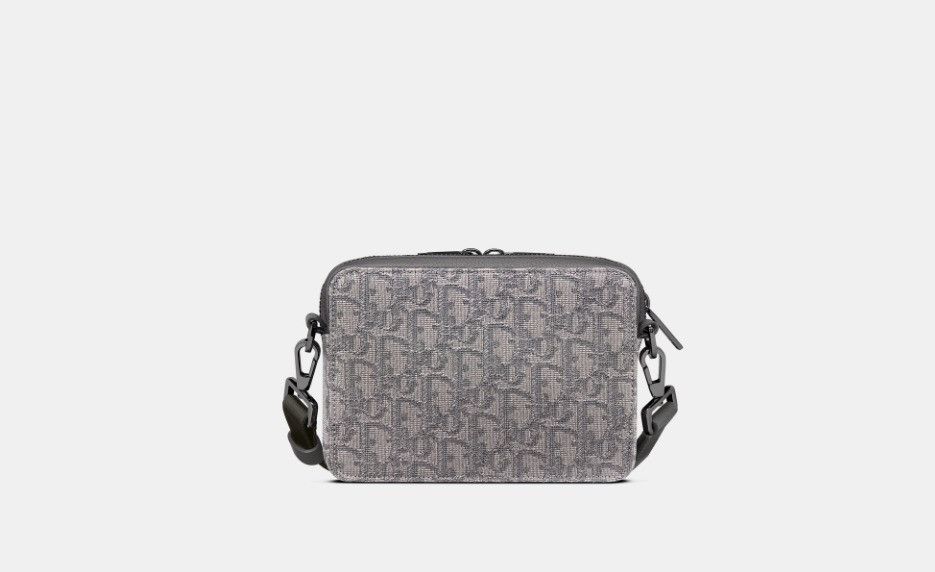 o1w1db10424 Size: OS Zipped Pouch in Ruthenium
