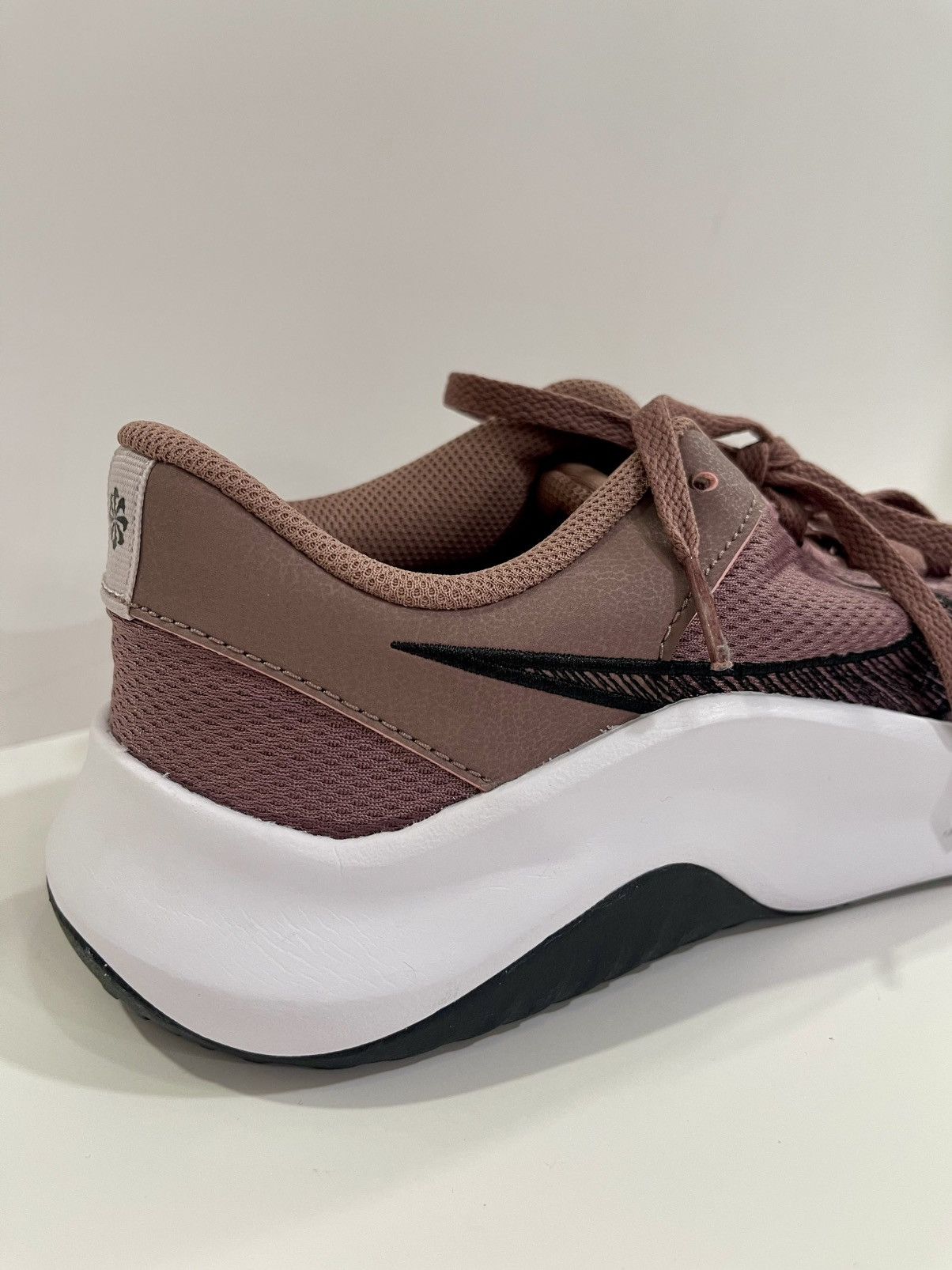 Nike Nike Legend Essential 3 Shoes - Men 10/Women 11.5 Size US 11.5 / IT 41.5 - 3 Thumbnail