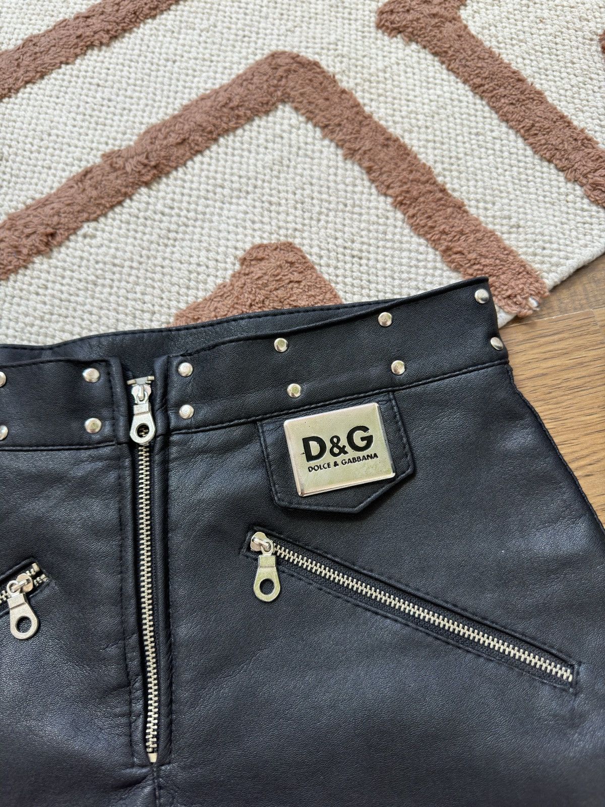 Vintage DOLCE GABBANA STYLE “LEATHER” SHORTS Size 27" / US 4 / IT 40 - 3 Thumbnail