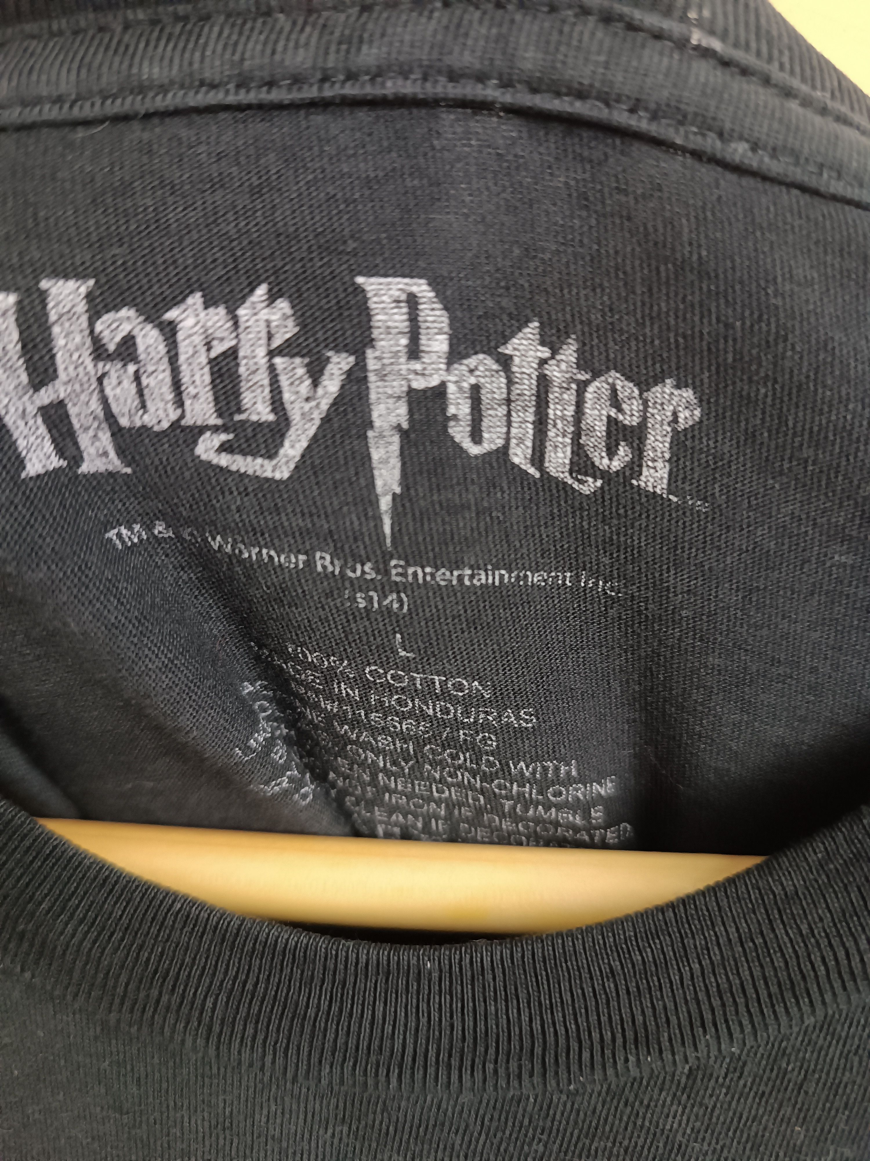 Vintage THRASHED FADED VINTAGE HARRY POTTER HOUSES TEE GRYFFINDOR Size US L / EU 52-54 / 3 - 7 Thumbnail