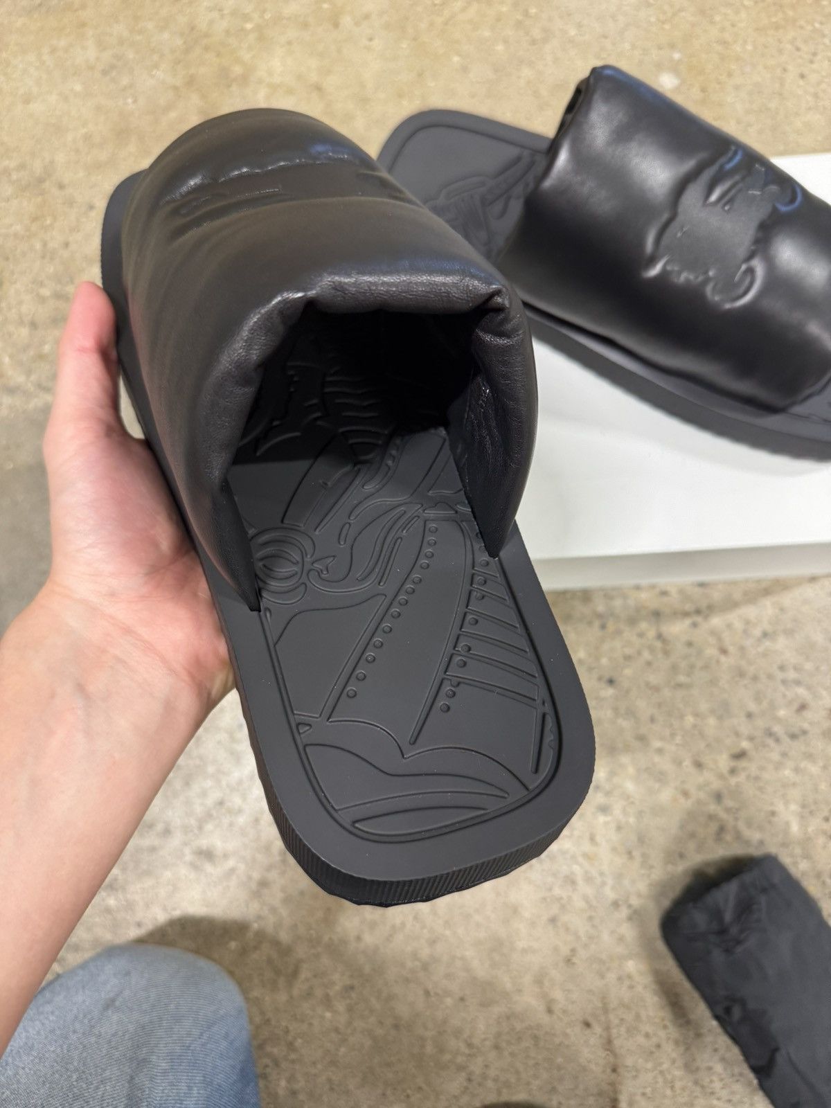 Burberry Burberry EKD Slab Leather Sandals Slides NEW 900$ Size US 10 / EU 43 - 4 Thumbnail