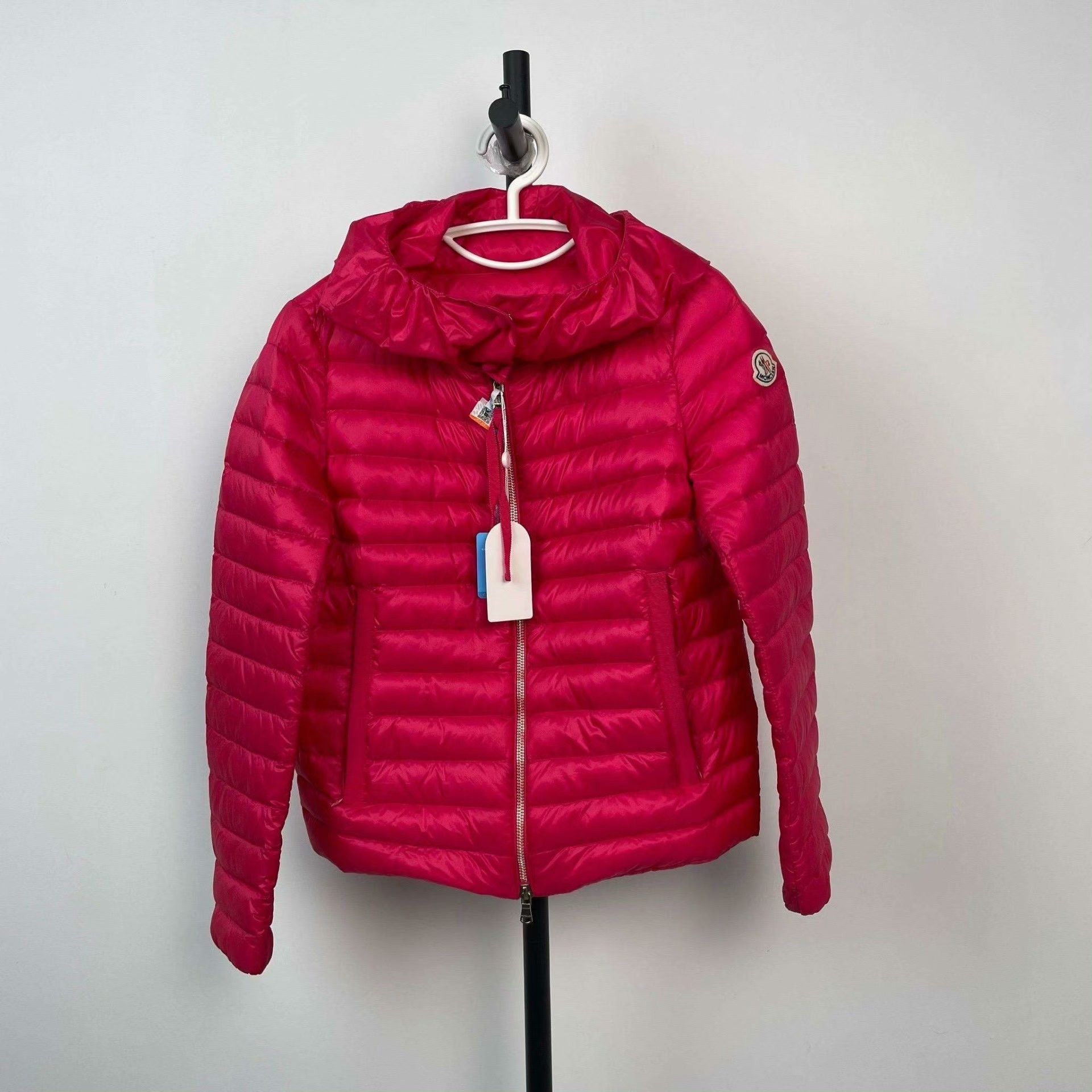 Moncler Moncler Down Cropped Pink Down Jacket XS Women Size XS / US 0-2 / IT 36-38 - 1 Thumbnail