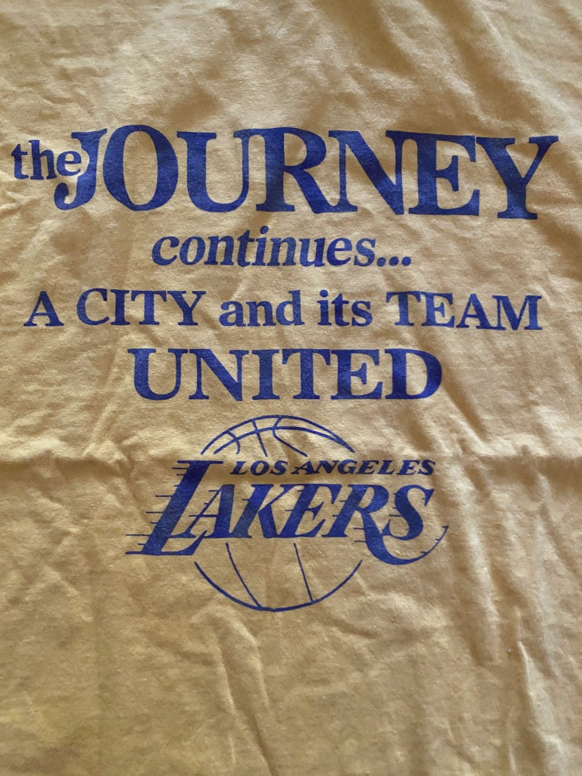 Vintage Vintage Los Angeles Lakers Gold Tee Size US XL / EU 56 / 4 - 2 Thumbnail