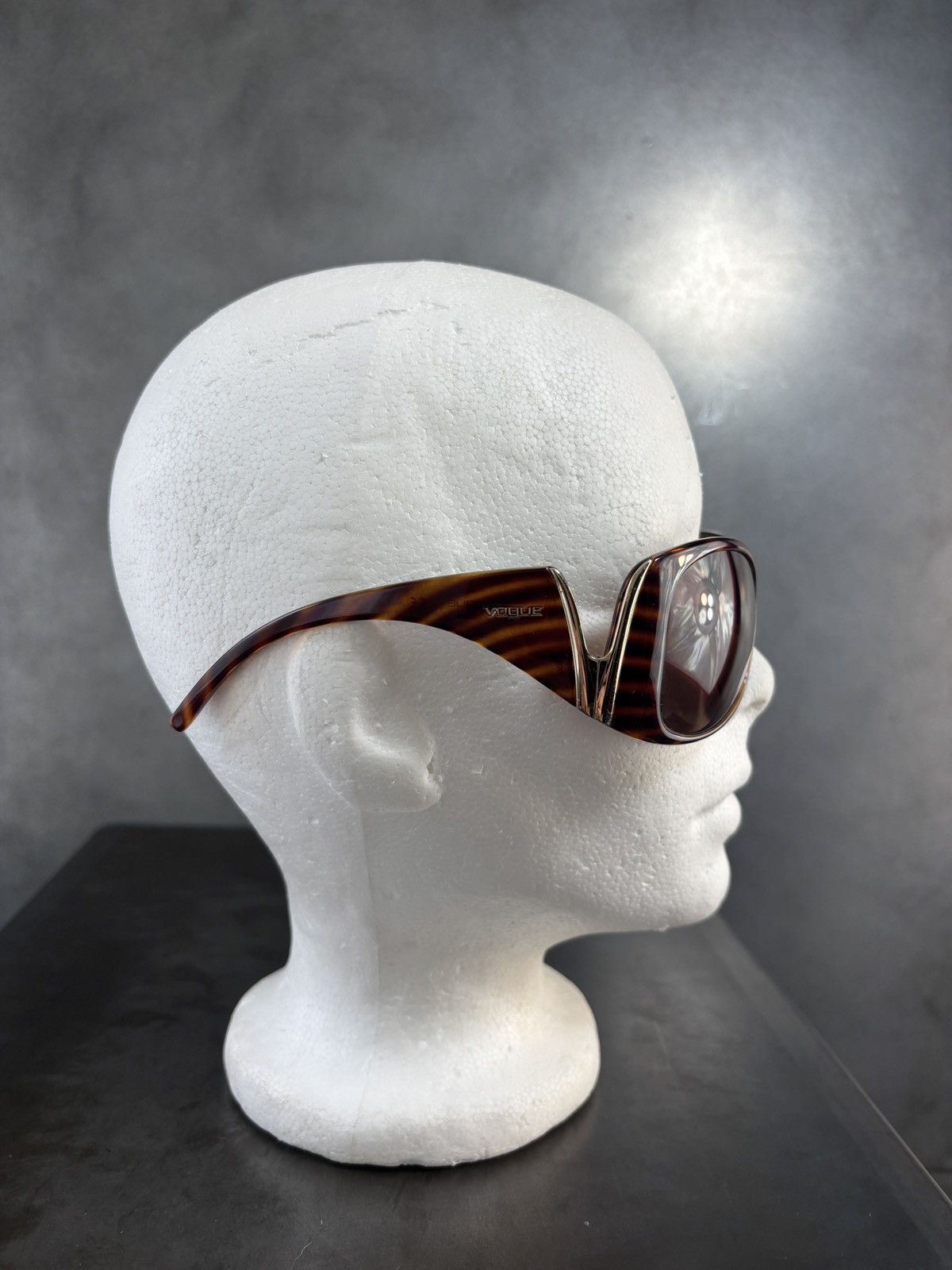 Vintage × Vogue 2000s Vintage Vogue Sunglasses Drop Arm VO 2519-S Y2K Glam Size ONE SIZE - 3 Thumbnail