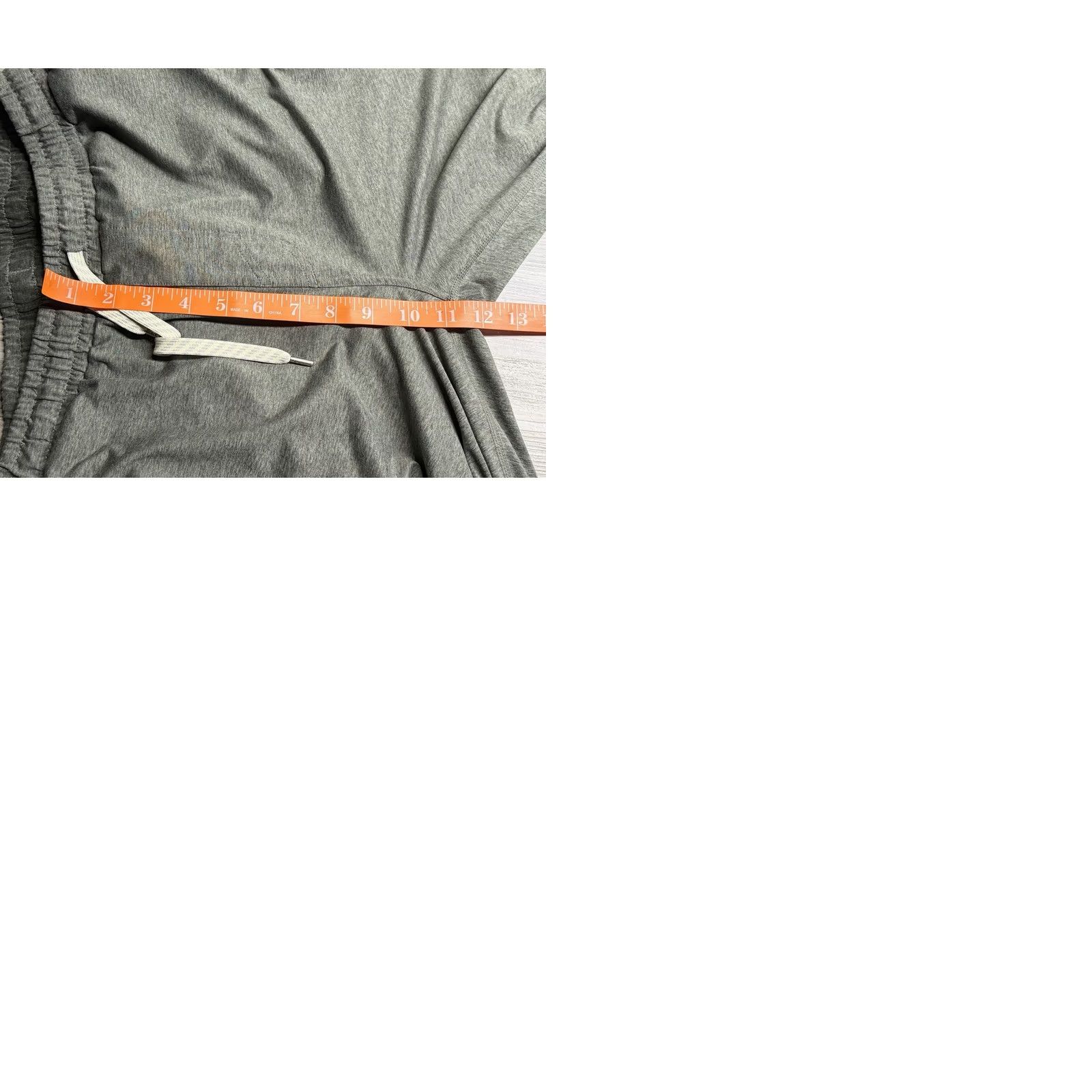 Vuori Vuori Sunday Performance Jogger Mens Medium Heather Gray Drawstring Pockets Knit Solid Athleisure Jogger Mens Size M Gray Size US 31 - 10 Thumbnail