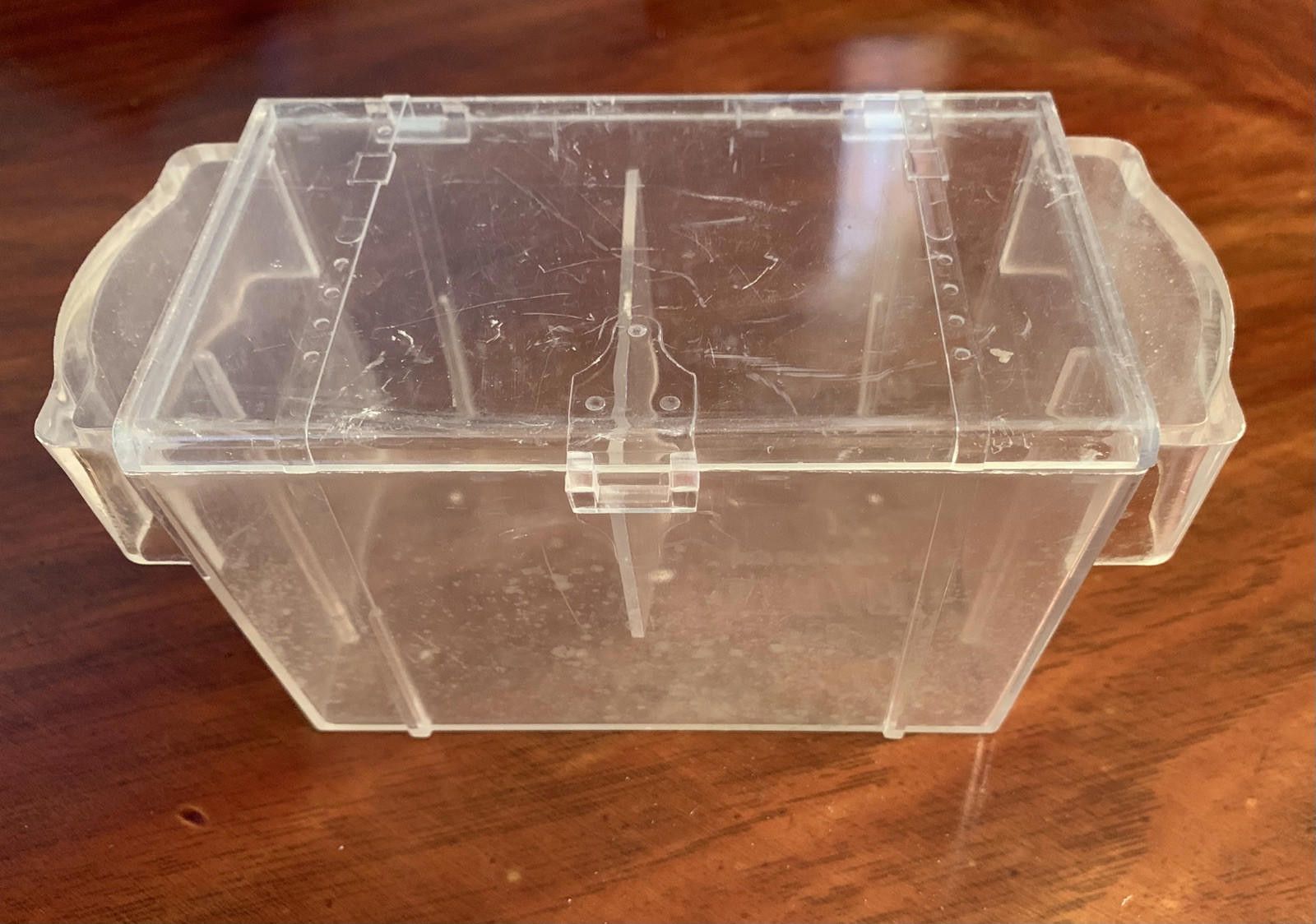 Hart Schaffner Marx Floating Hartz Aquarium Breeding Tank for Live Bearing Fish Size ONE SIZE - 4 Thumbnail