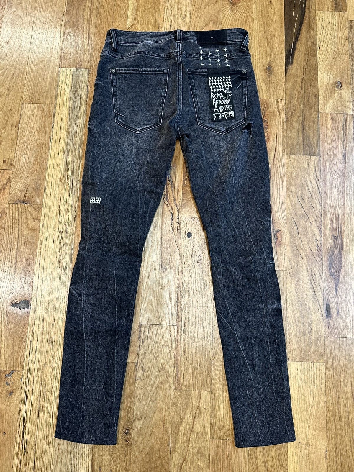 Ksubiデニム サイズ28 （KSUBI】AUS限定ストレッチジーンズ