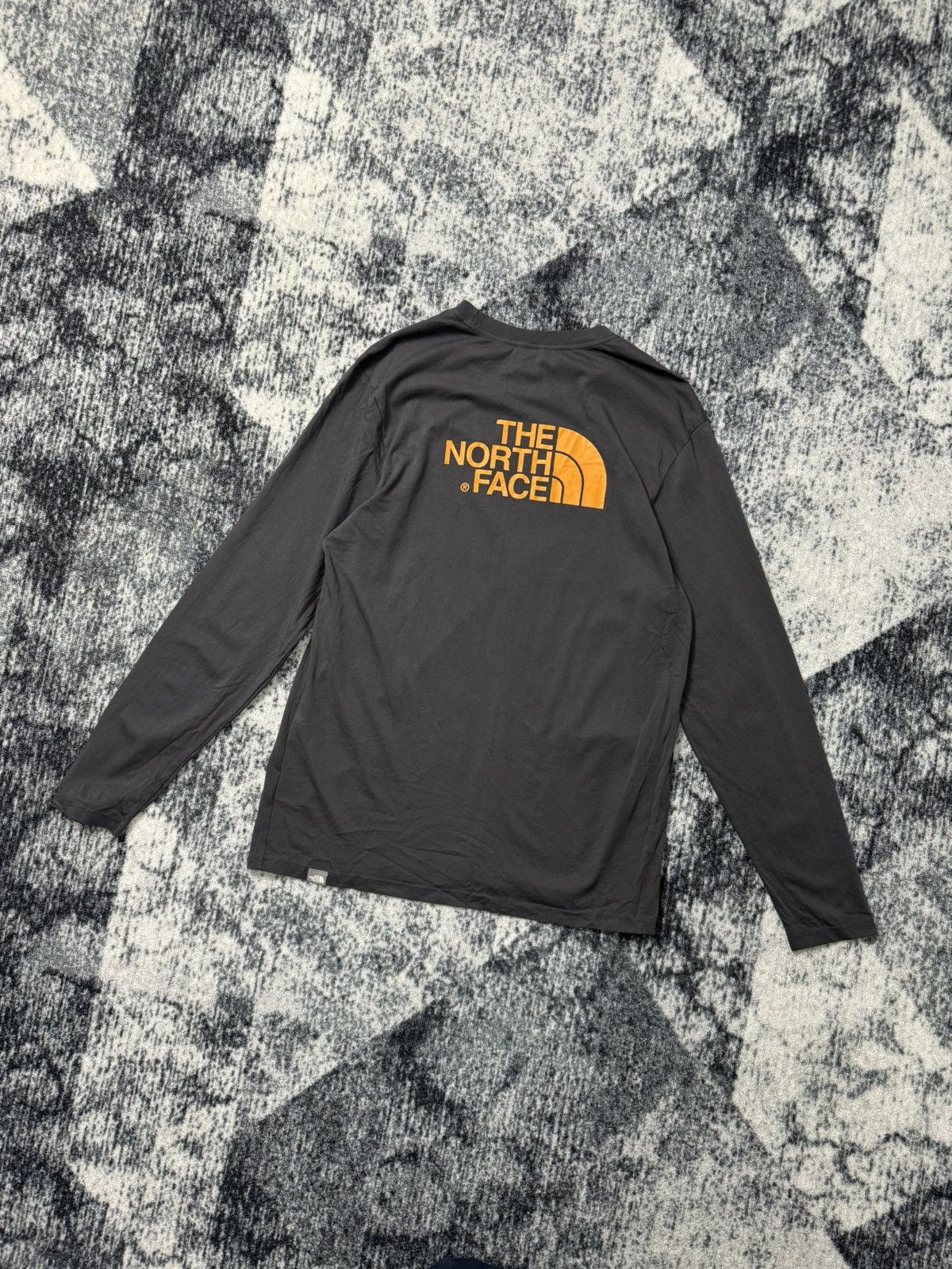 The North Face Vintage The North Face Long Sleeve T Shirt Big Logo Orange Size US L / EU 52-54 / 3 - 1 Thumbnail