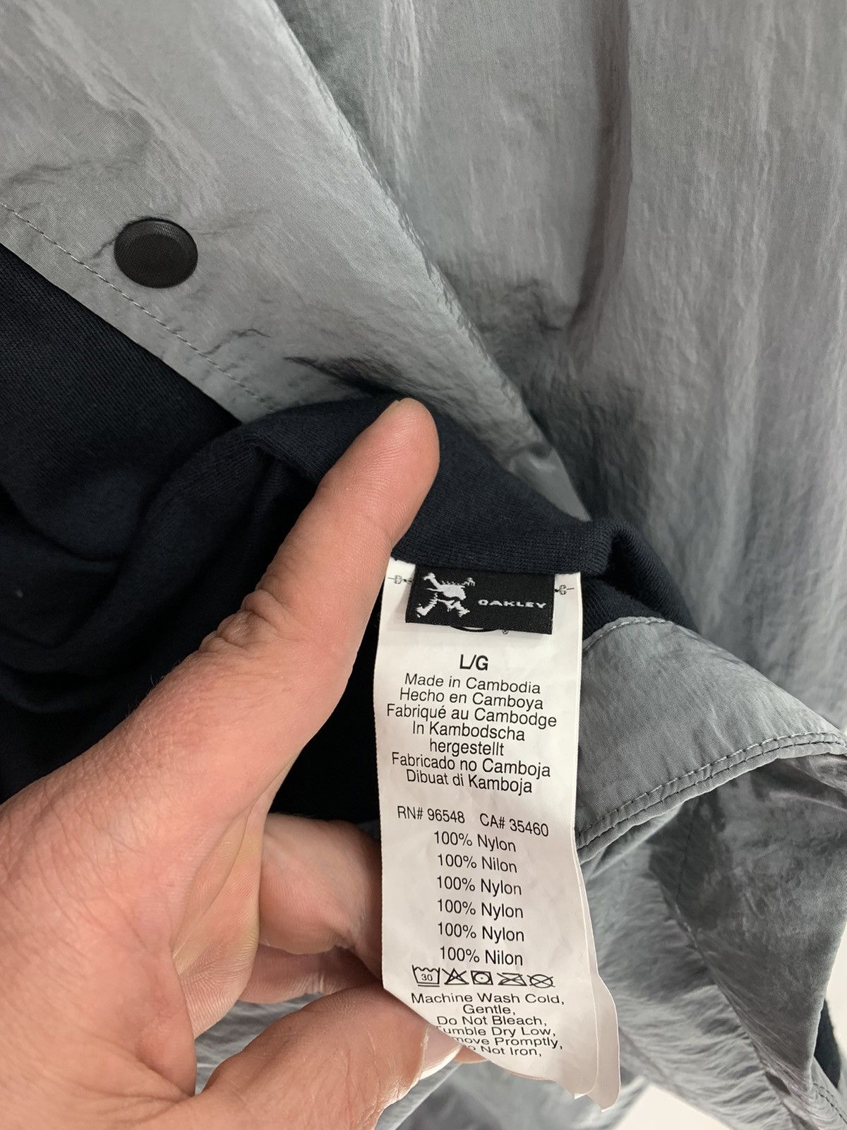 Oakley Rare Oakley Silver Nylon Coach Jacket L Size Size US L / EU 52-54 / 3 - 11 Thumbnail