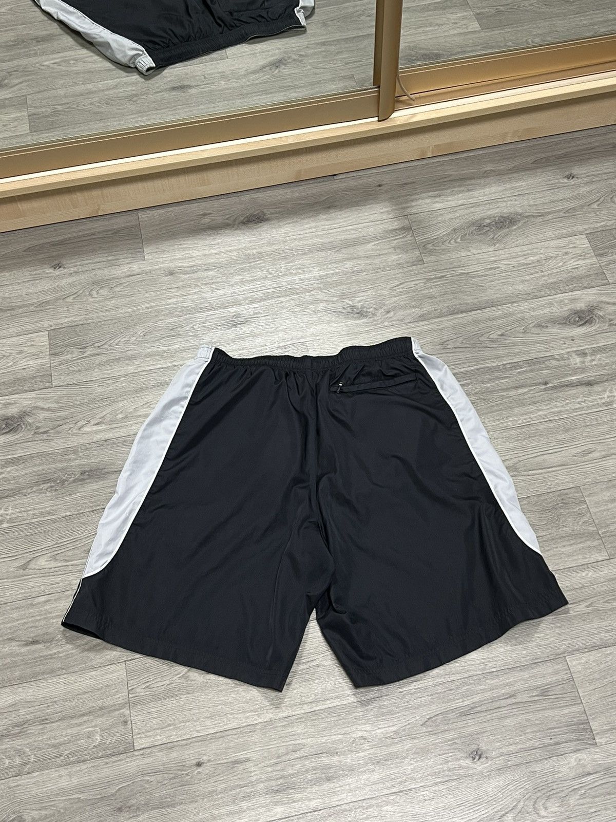 Nike × Vintage Nike vintage streetwear shorts Size US 34 / EU 50 - 3 Thumbnail
