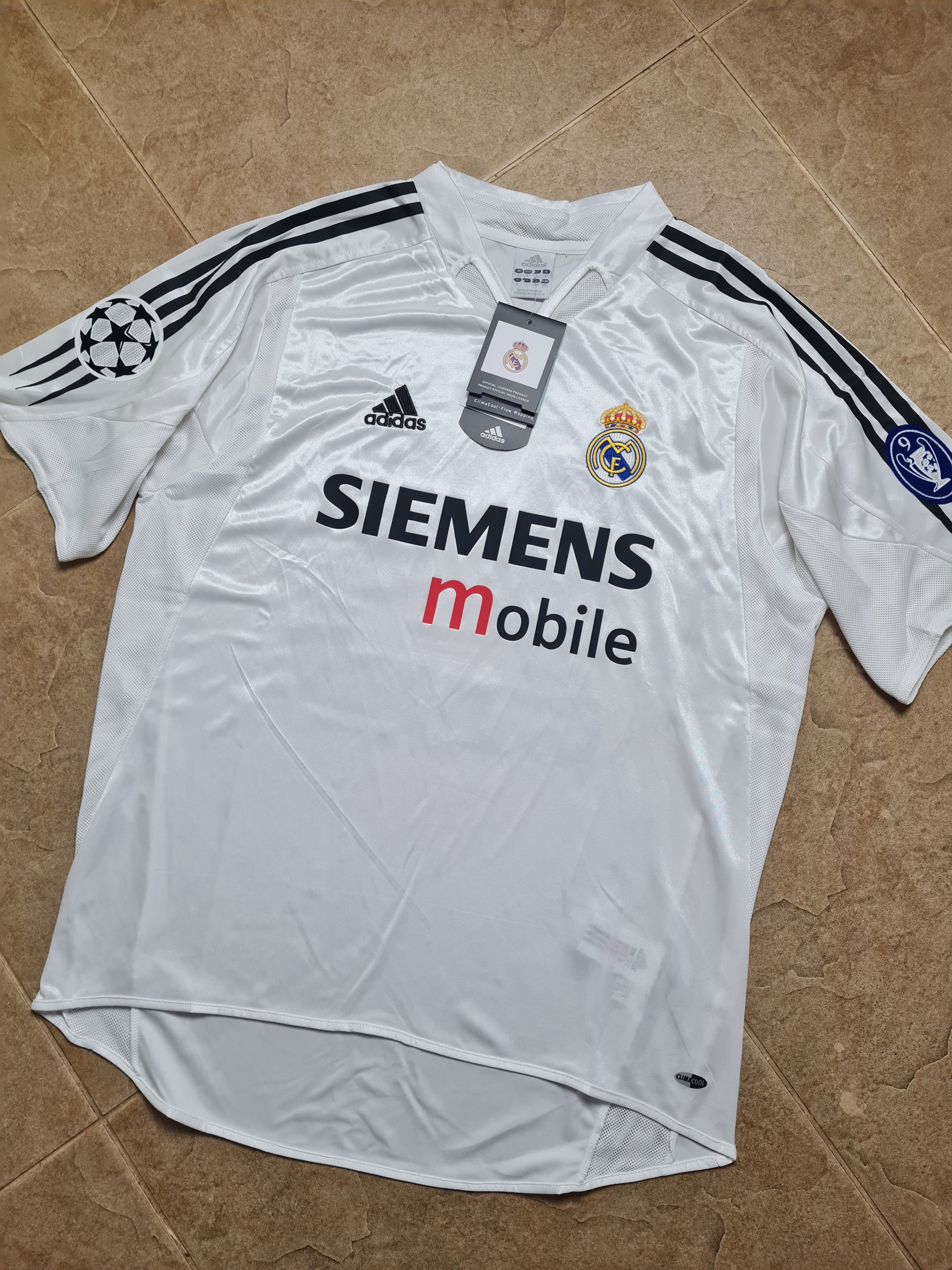 Adidas Real Madrid 2004/2005 David Beckham Football Adidas AJF001 Size US L / EU 52-54 / 3 - 4 Thumbnail