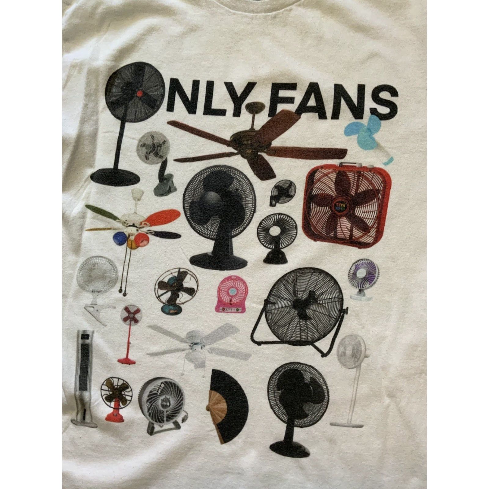 Vintage VINTAGE Teen Hearts Only Fans Graphic Humor Parody Comedy Graphic S/S White T-Shirt Sz.M Size US M / EU 48-50 / 2 - 3 Thumbnail