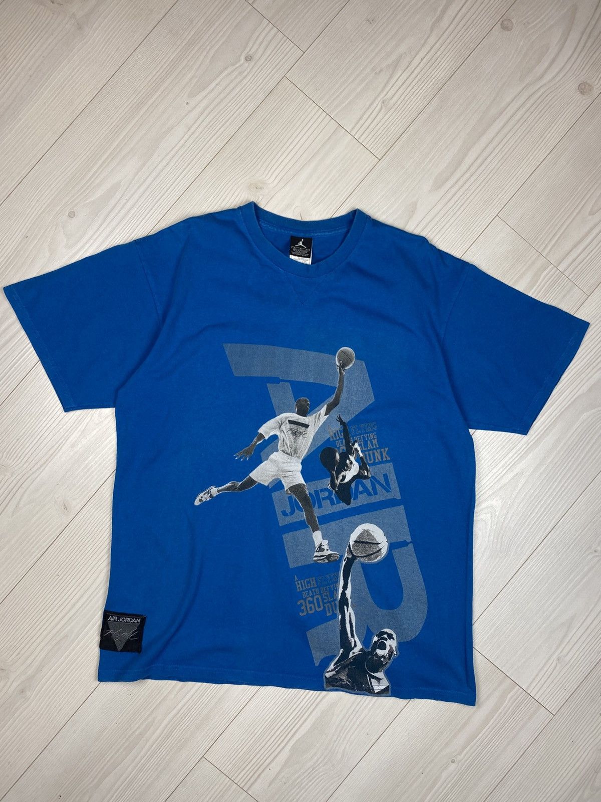 Jordan Brand RARE Air Jordan flight vintage reflective t-shirt Size US M / EU 48-50 / 2 - 2 Thumbnail