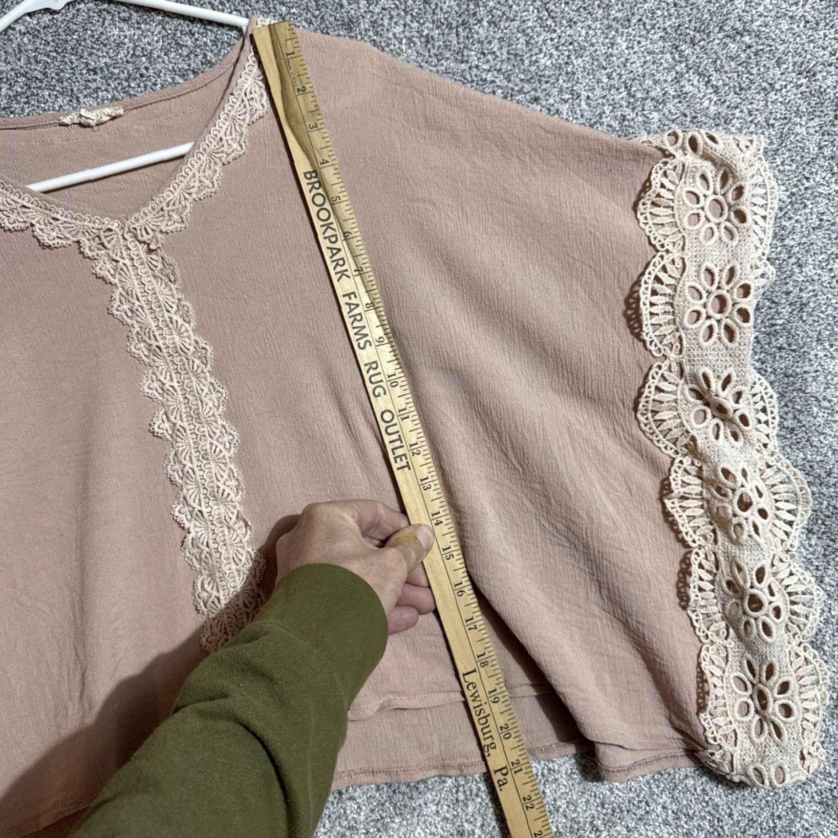 Vintage La Miel Crochet Trim Top Blouse Womens M Beige Short Sleeve V-Neck Pullover Knit Boxy Boho Cottagecore Ethereal 100% Cotton Size M / US 6-8 / IT 42-44 - 3 Thumbnail