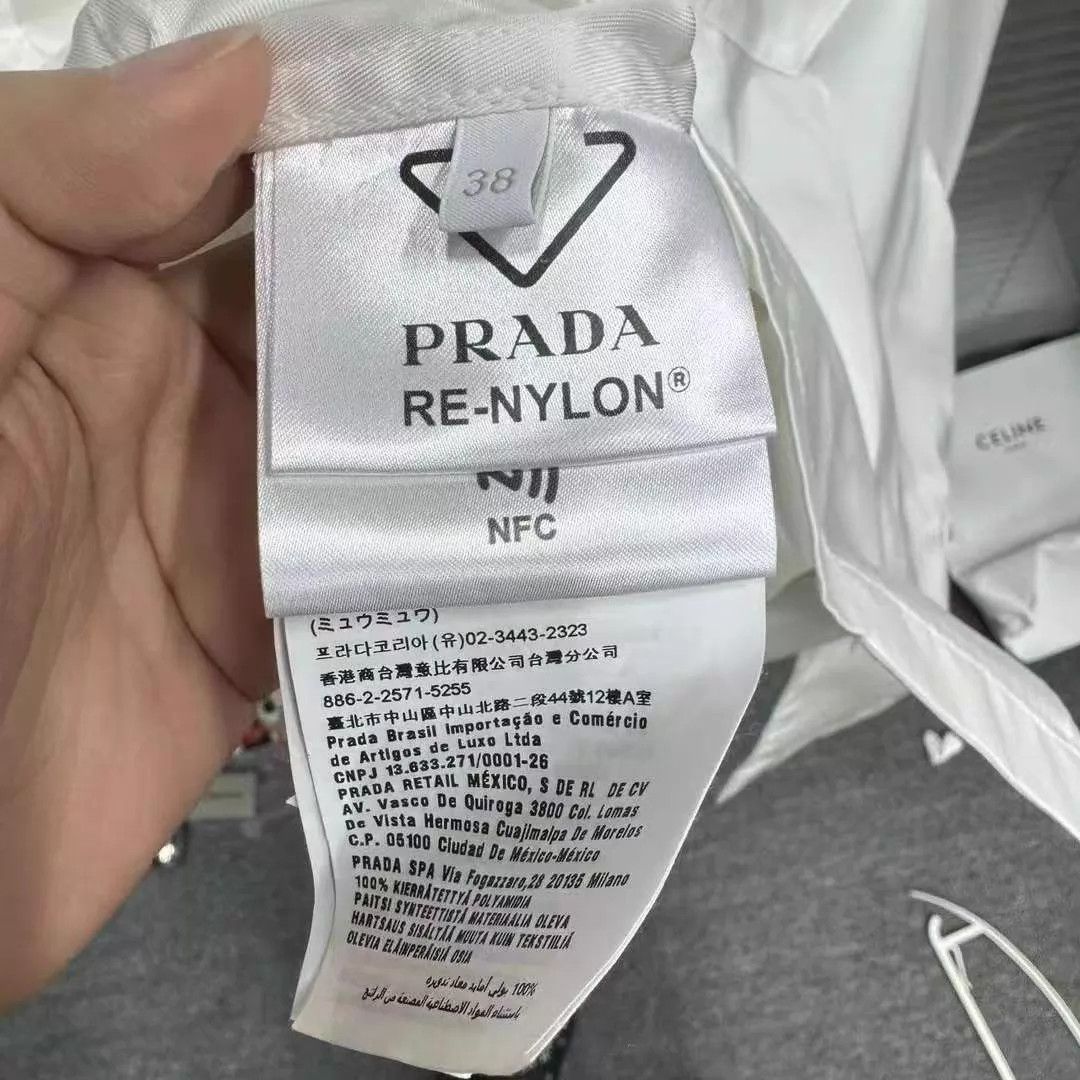 Prada PRADA Nylon Triangle Logo Short-Sleeve Shirt 38 New Size XS / US 0-2 / IT 36-38 - 4 Thumbnail