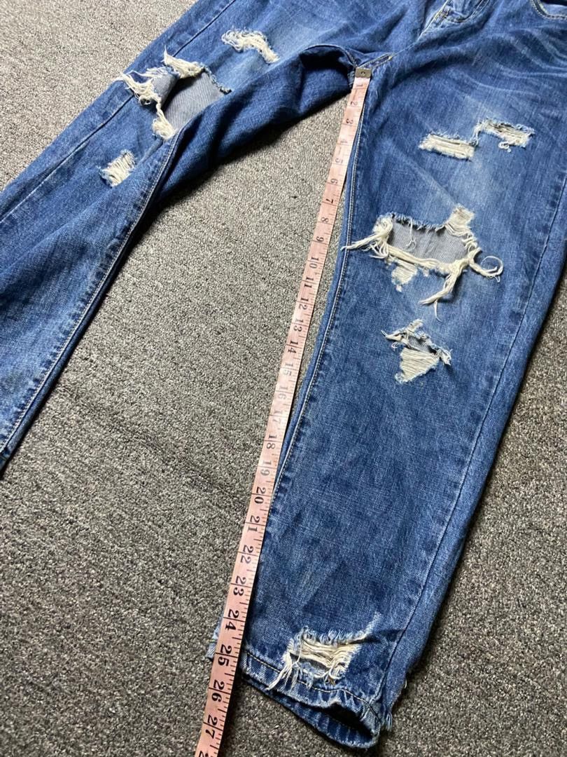 Uniqlo Uniqlo UJ Distressed Ripped Jeans (172) Size US 33 - 8 Thumbnail