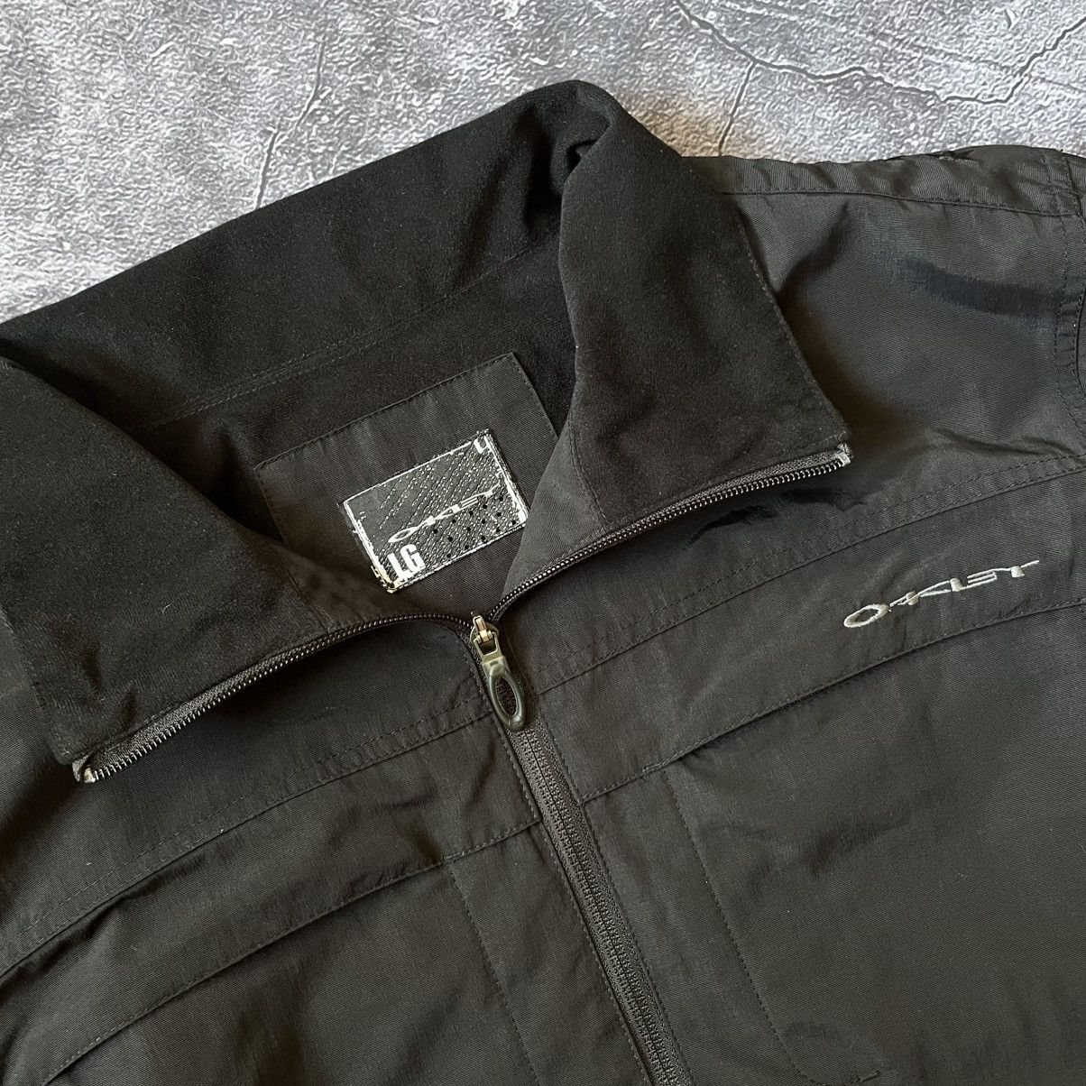 Oakley Vintage Oakley Mens Windbreaker Jacket Nylon Y2K 90s Size US L / EU 52-54 / 3 - 3 Thumbnail
