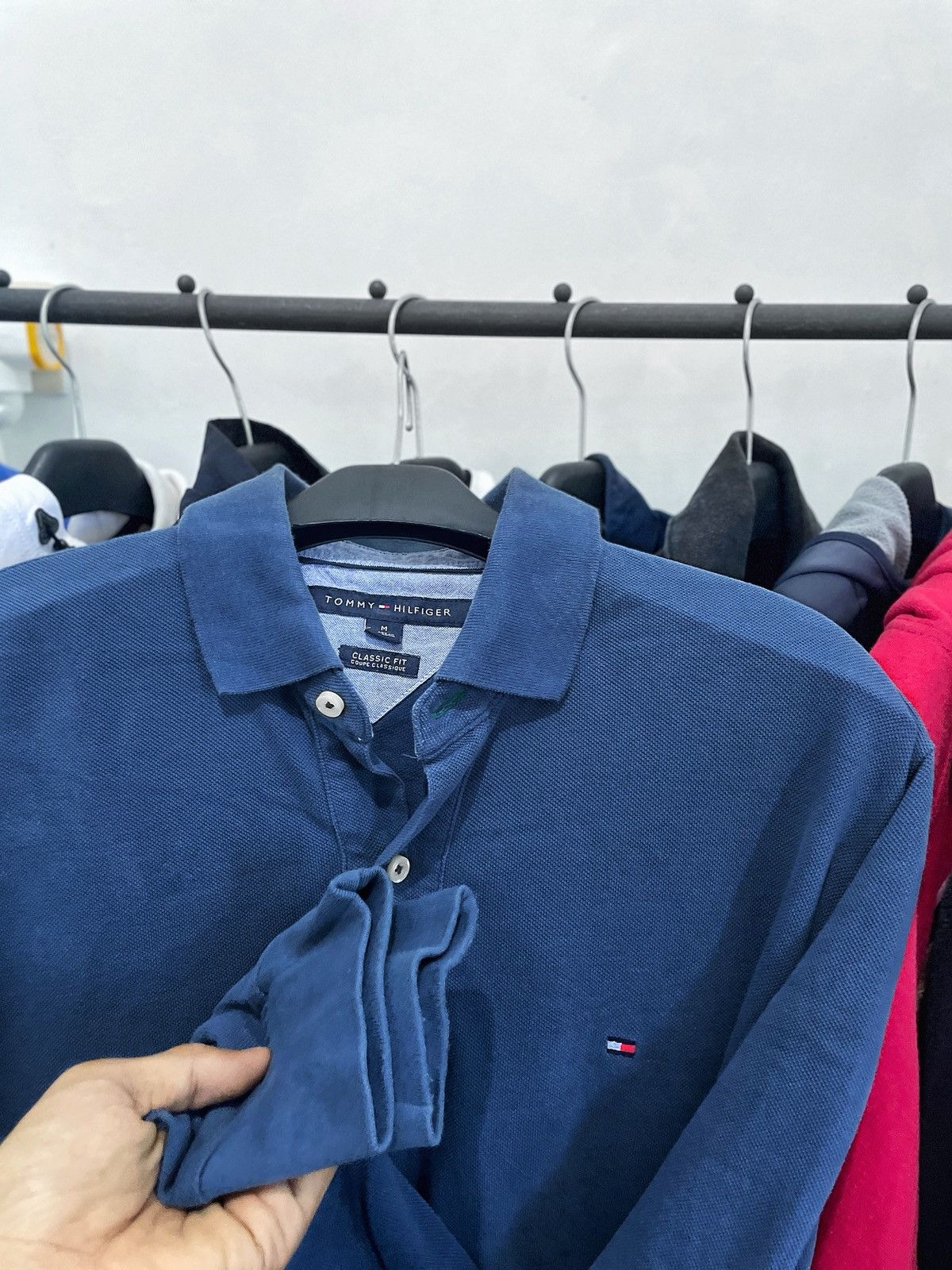 Tommy Hilfiger × Vintage Tommy Hilfiger Long Shirt Size US XL / EU 56 / 4 - 3 Thumbnail