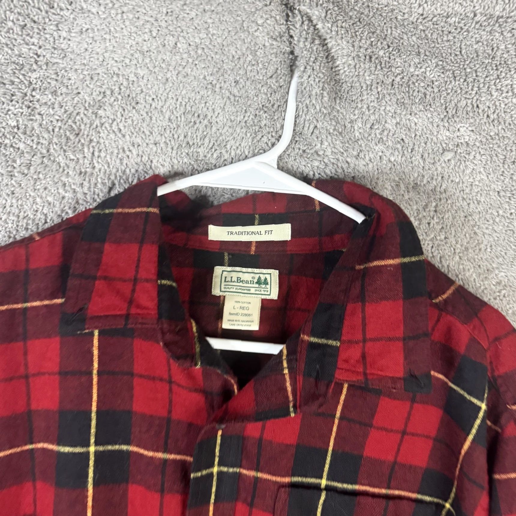 Vintage L.L. Bean Shirt Mens Large Plaid Flannel Long Sleeve Button Up Traditional Fit Red Black Yellow Accent Pocket Size US L / EU 52-54 / 3 - 6 Thumbnail