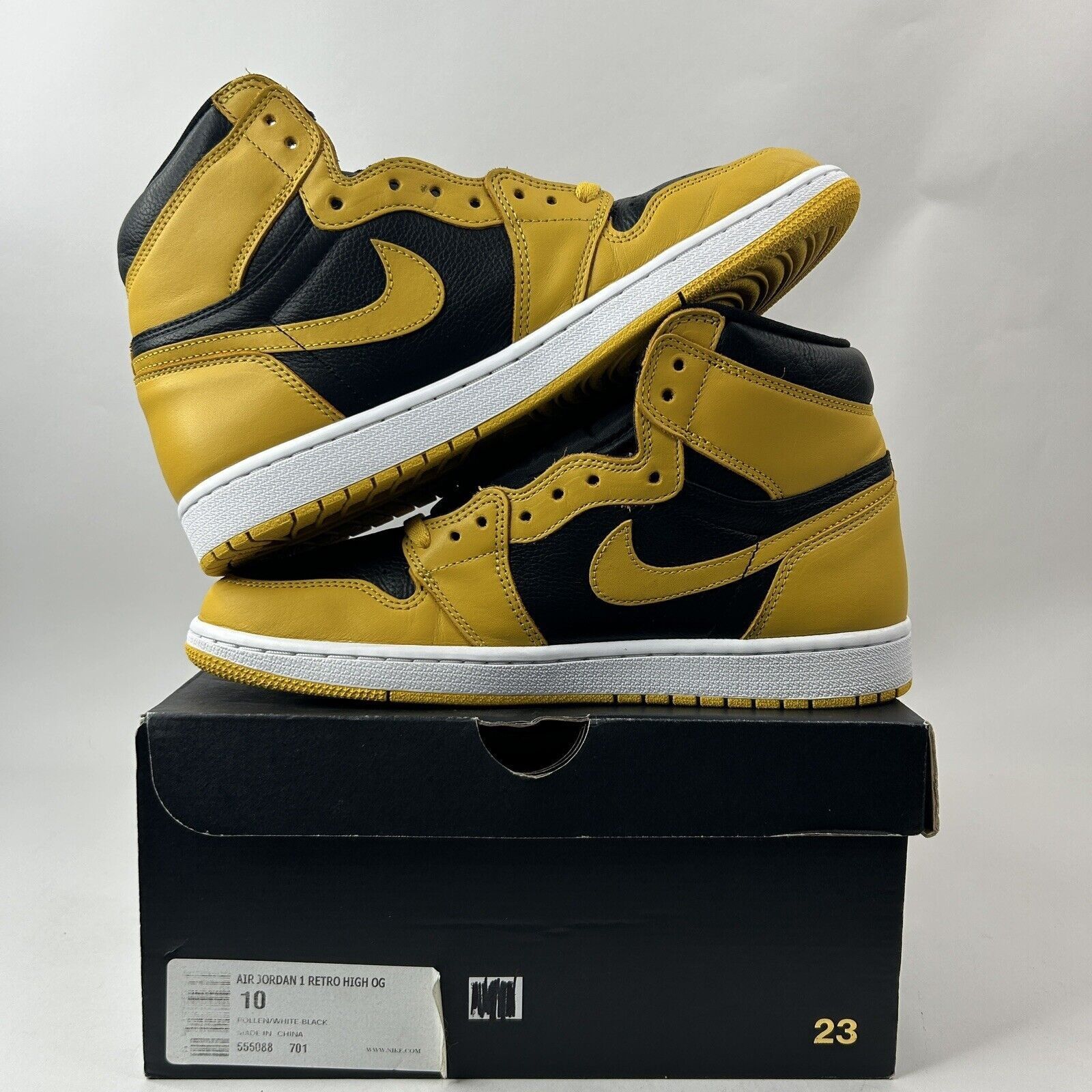 Jordan Brand Nike Shoes Air Jordan 1 Retro High OG “Pollen” 555088-701 Size US 10 / EU 43 - 3 Thumbnail