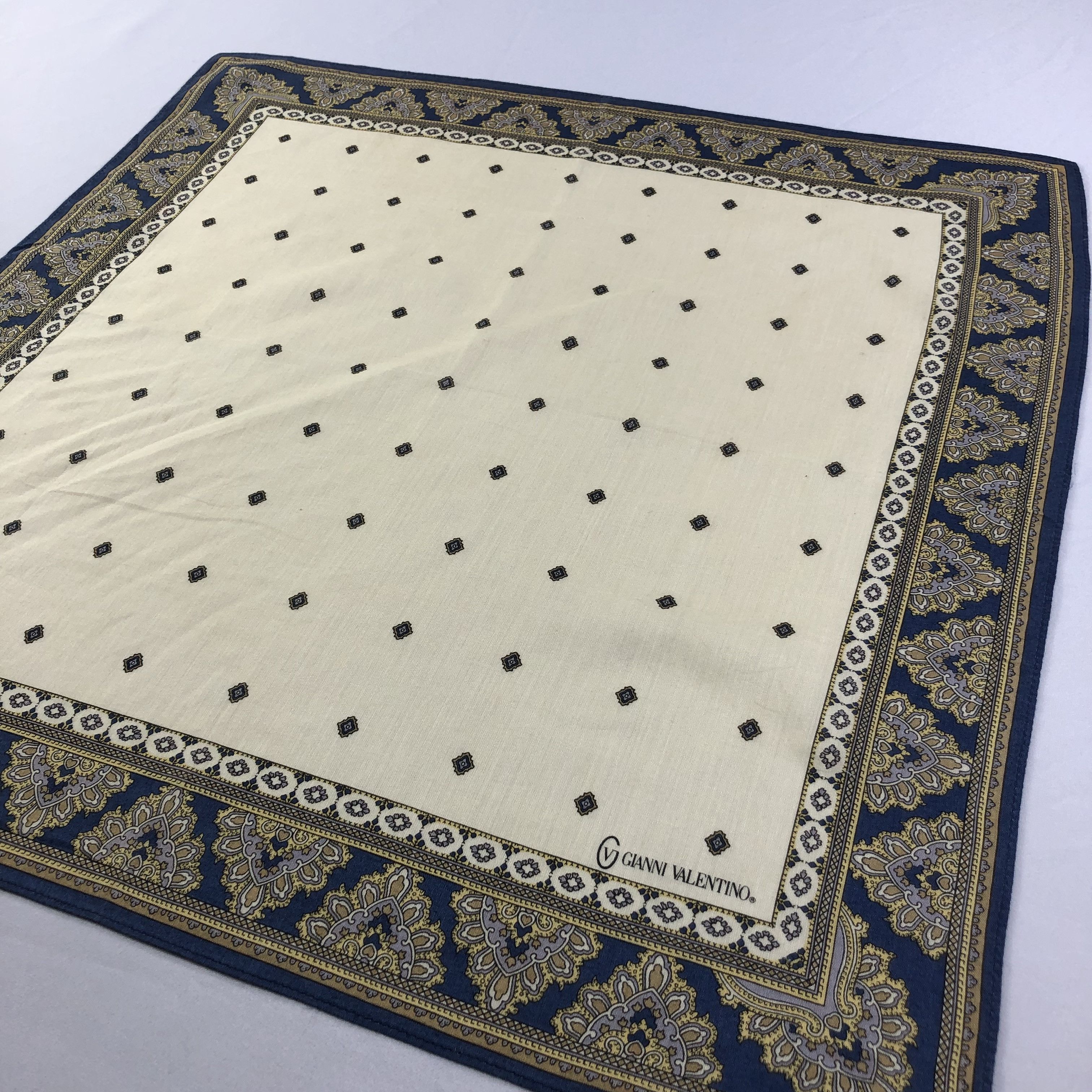 Vintage Gianni Valentino Handkerchief Neckerchief Bandana H1926 Size ONE SIZE - 3 Thumbnail