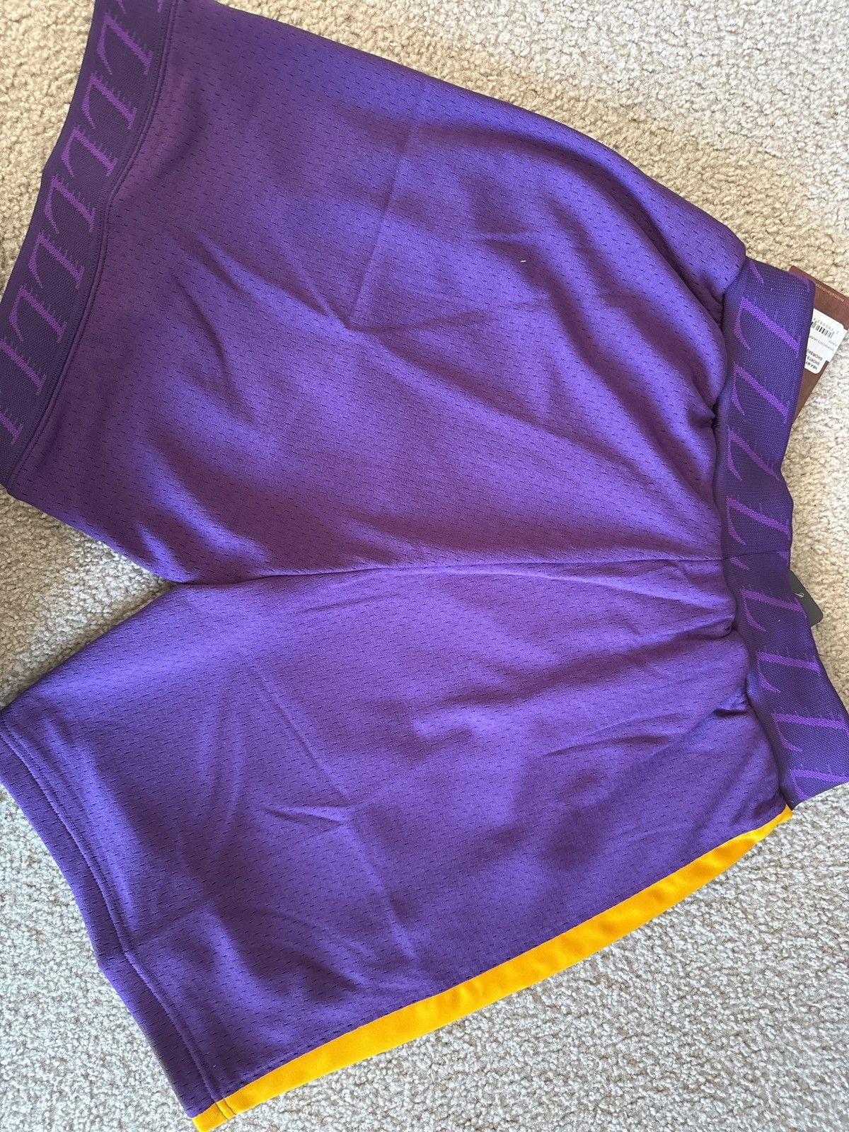 Mitchell & Ness LA LAKERS shorts Size US 34 / EU 50 - 1 Thumbnail