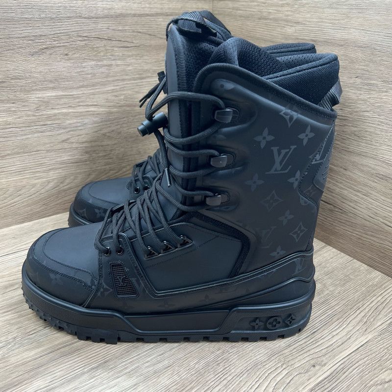Louis Vuitton Louis Vuitton Black Trainer Snow Boots for Men 0079 Size US 9.5 / EU 42-43 - 1 Thumbnail