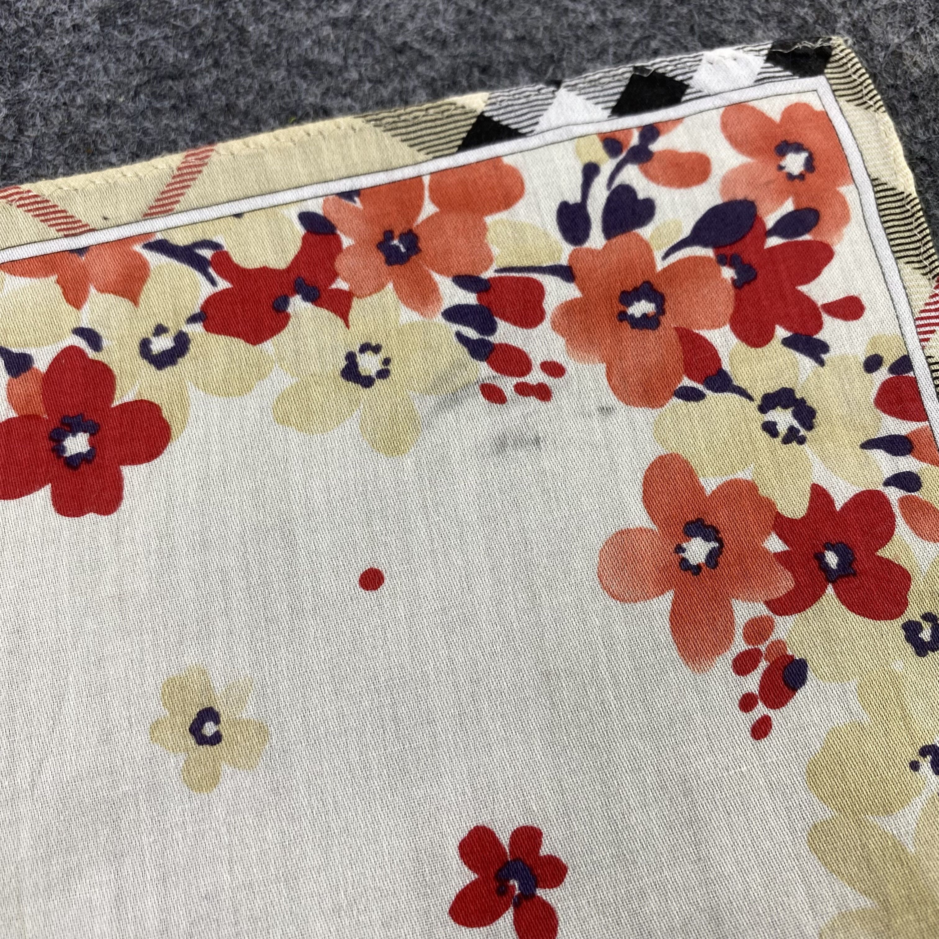 Burberry Burberry Handkerchief / Bandana / Neckerchief-B2353 Size ONE SIZE - 8 Thumbnail