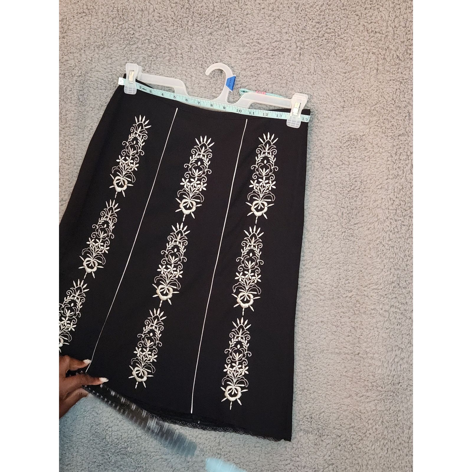 Other NWOT Anne Taylor Loft Floral Embroidered Midi Skirt 6P Size 28" / US 6 / IT 42 - 7 Thumbnail