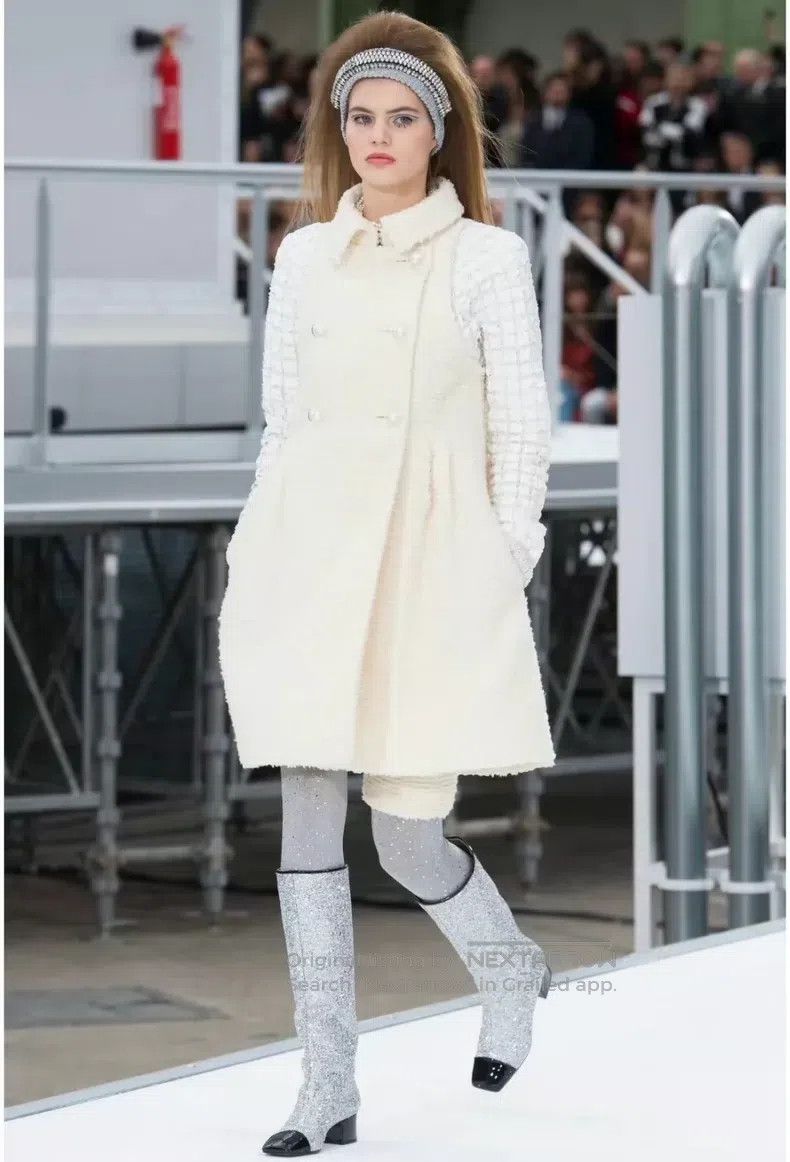 Chanel Chanel Ground control series beige pearl buckle tweed coat Size XS / US 0-2 / IT 36-38 - 3 Thumbnail