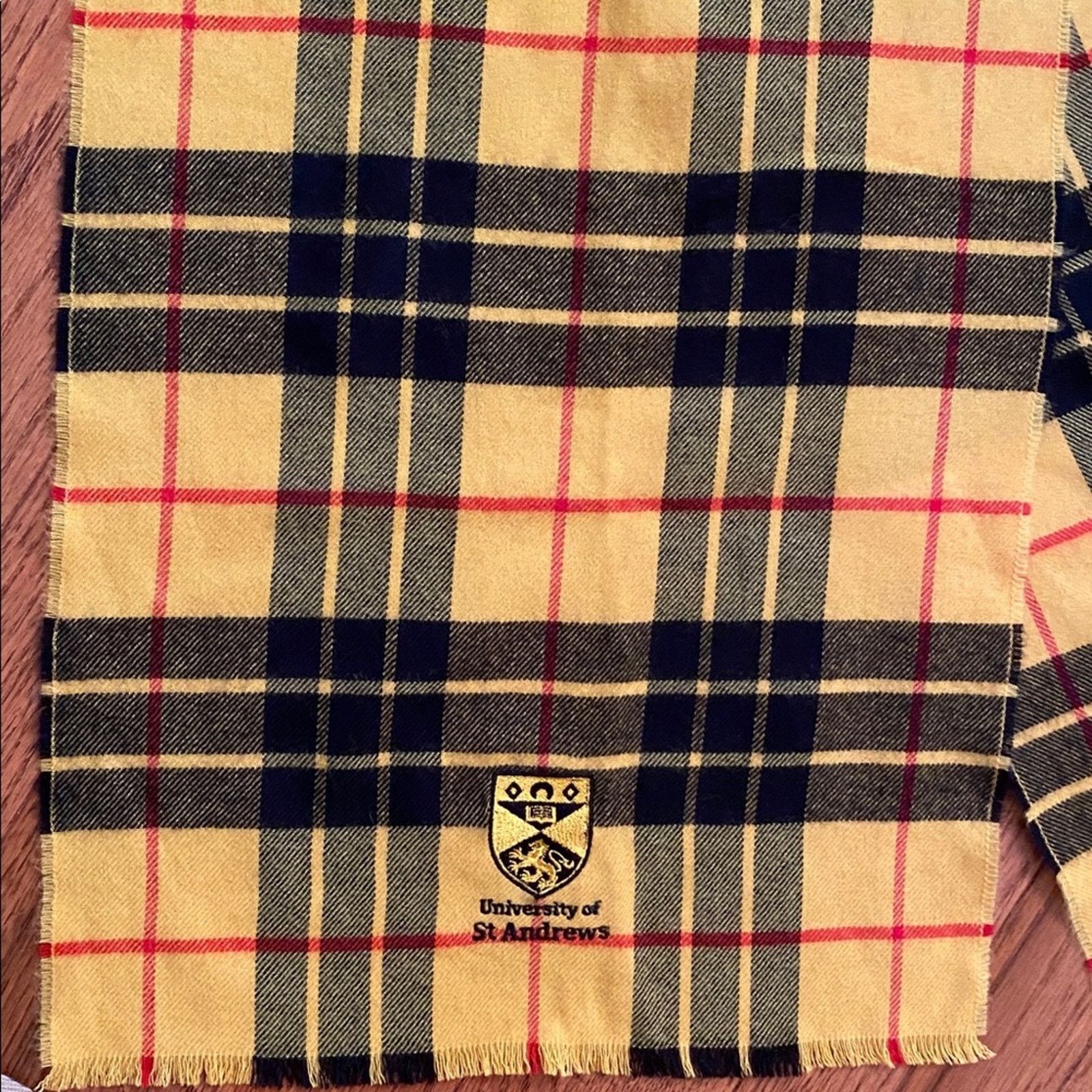Johnstons Of Elgin NEW Johnstons of Elgin MacLeod Univ of St Andrews Wool Scarf Size ONE SIZE - 4 Thumbnail