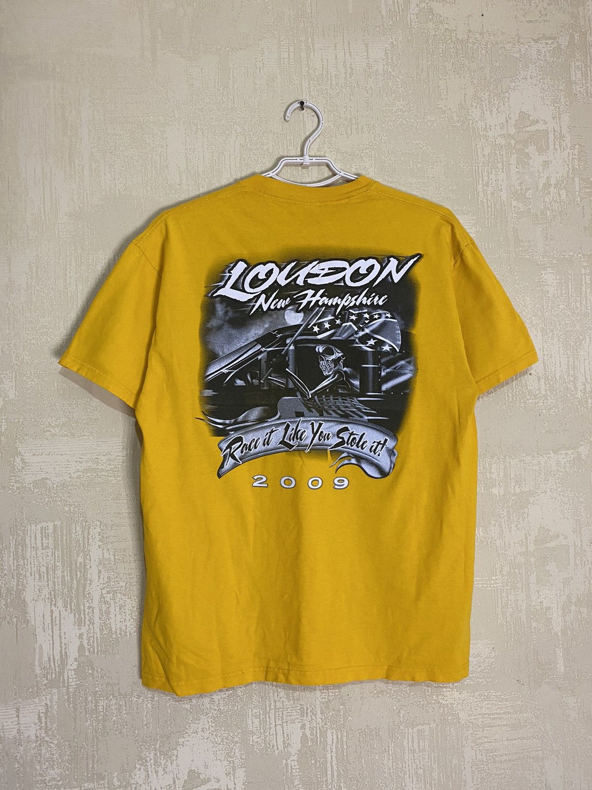 Vintage Vintage Loudon New Hampshire Racing 2009 Art Tee T-shirt Size US L / EU 52-54 / 3 - 1 Thumbnail