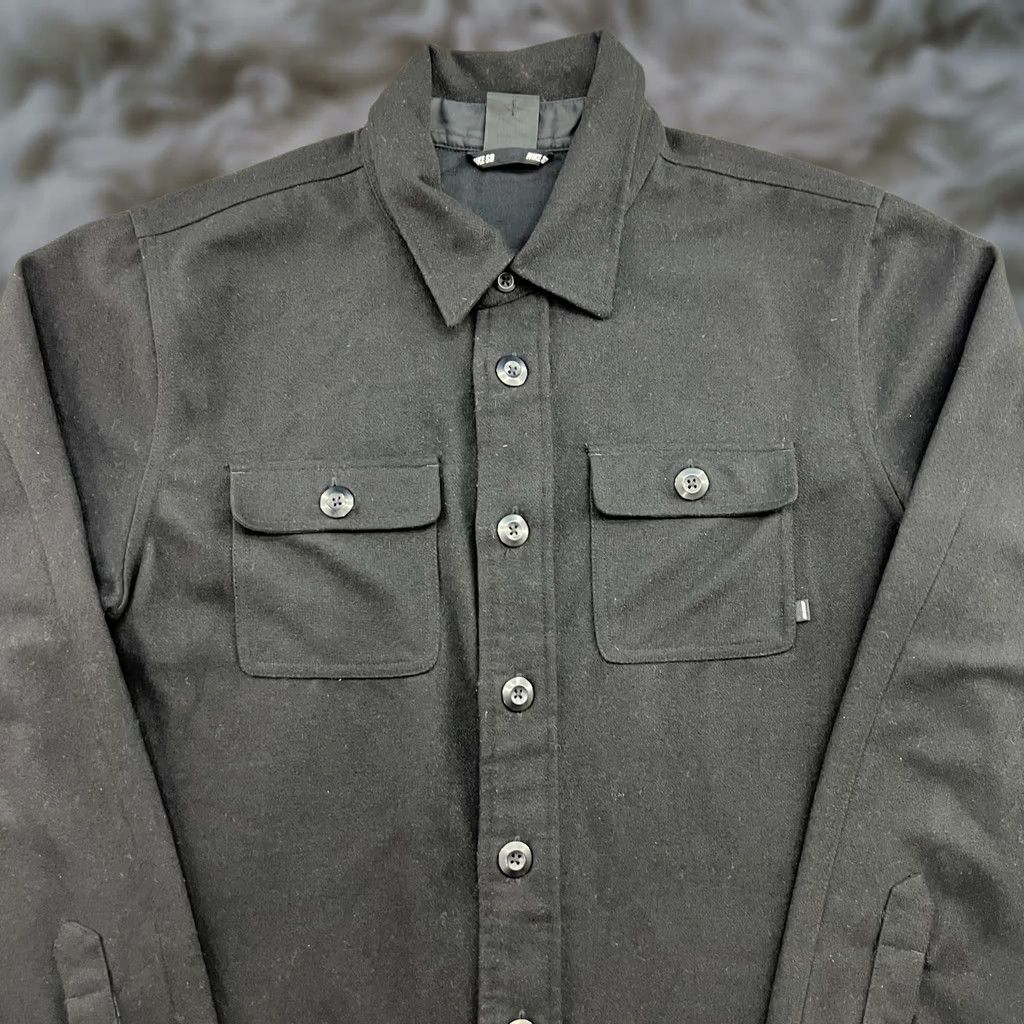 Vintage Nike SB Holgate Shirt Mens Large Black Pockets Wool Polyester Fleece Button Up Size US L / EU 52-54 / 3 - 1 Thumbnail