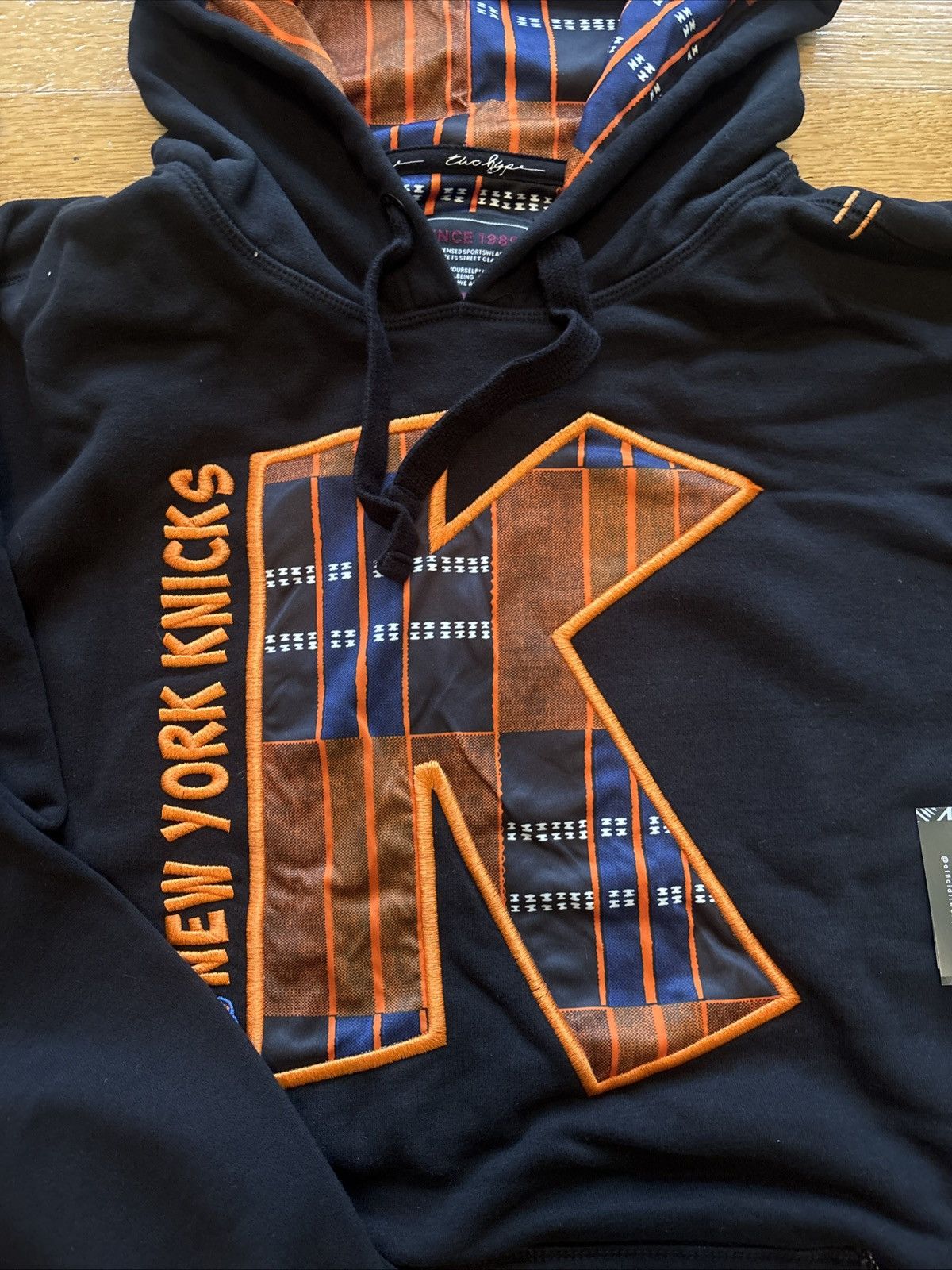 NBA Two Hype streetwear for NY Knicks, hoodie XL Size US XL / EU 56 / 4 - 2 Thumbnail