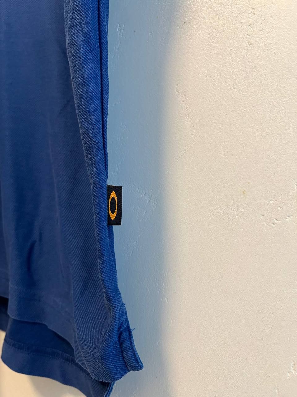 Oakley Vintage Oakley Center Logo Software T-Shirt Button Ups Size US S / EU 44-46 / 1 - 7 Thumbnail