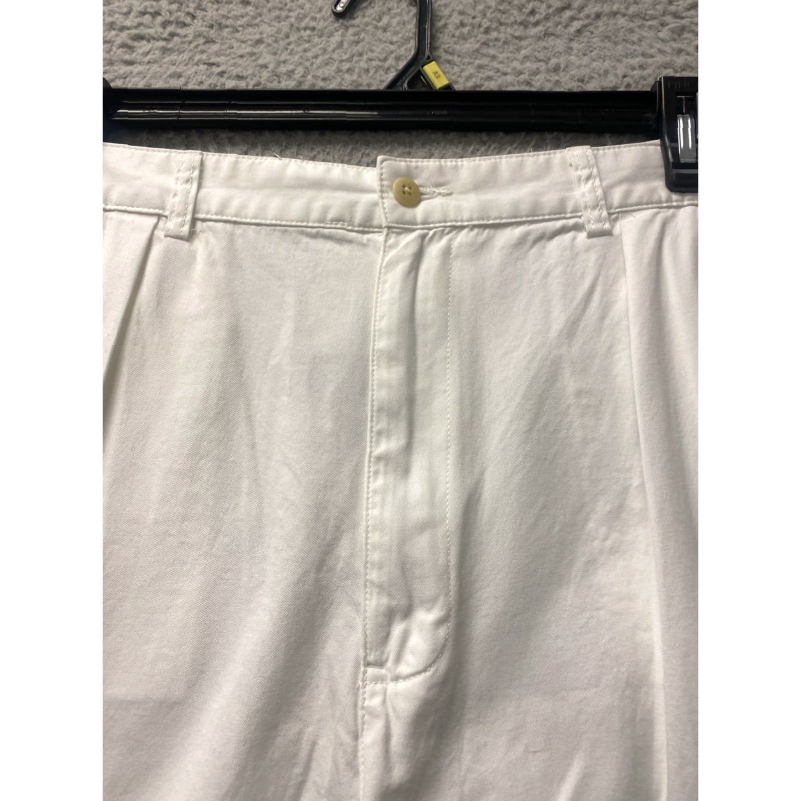 Polo Ralph Lauren VINTAGE Polo Ralph Lauren Shorts Men 38 White Cotton Twill Pleated Front Casual Chino Relaxed Fit Size US M / EU 48-50 / 2 - 2 Thumbnail