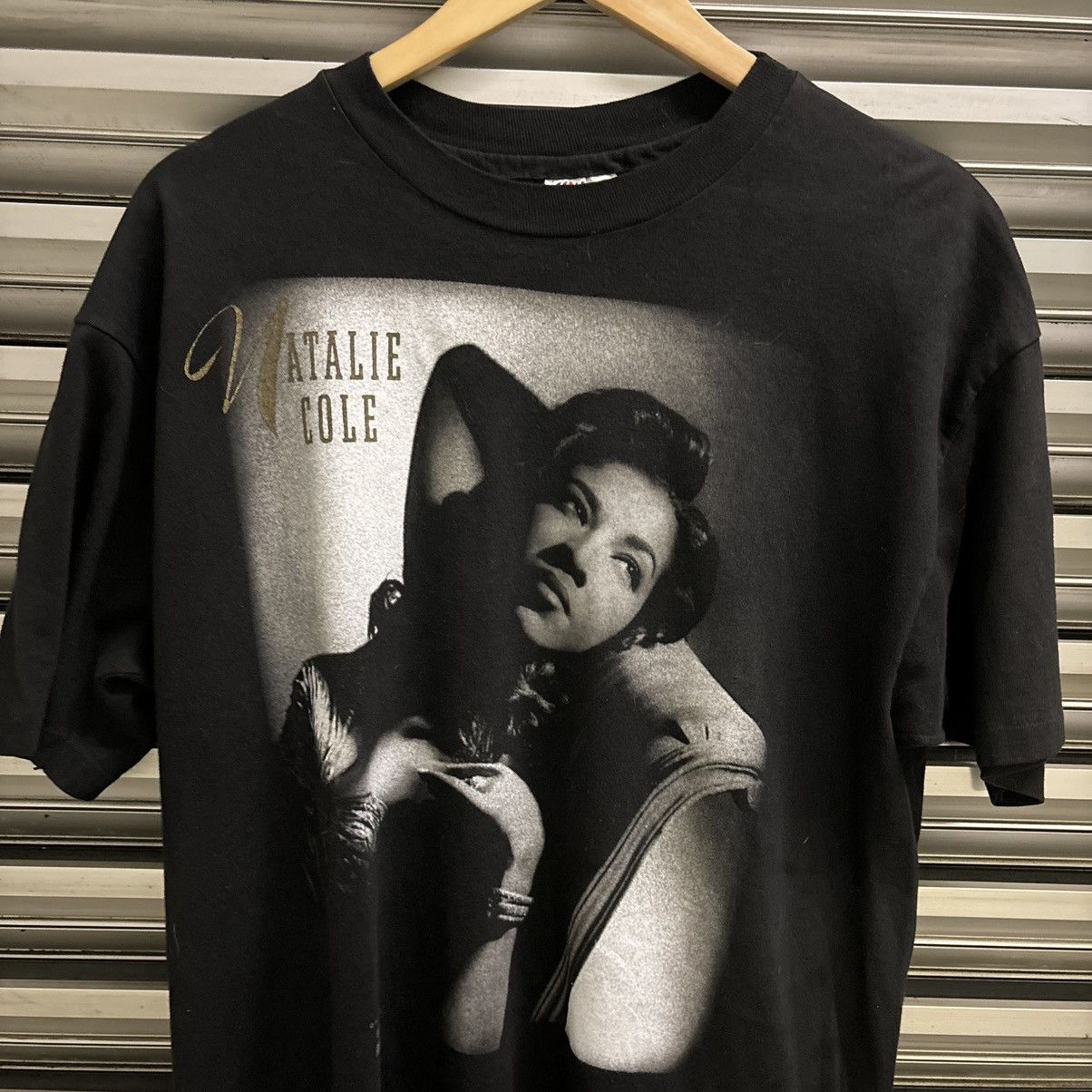 Band Tees × Vintage Vintage Natalie Cole Tribute Tee – Hanes Beefy-T XL Size US XL / EU 56 / 4 - 2 Thumbnail