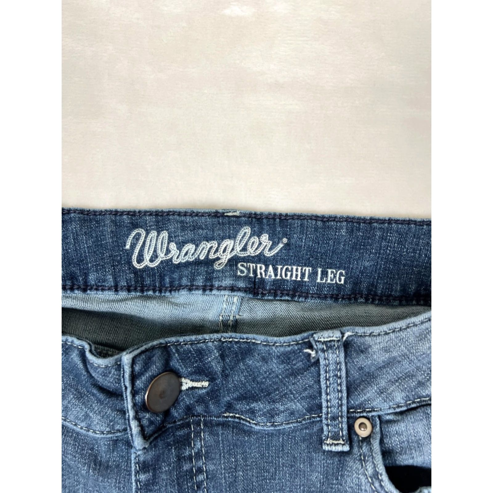 Wrangler Wrangler Jeans Women's 15 Blue Medium Wash Regular Denim Straight Leg Pockets 29in Inseam Wrangler 100015T409JYMS Womens Size 36" / US 14 / IT 50 - 3 Thumbnail