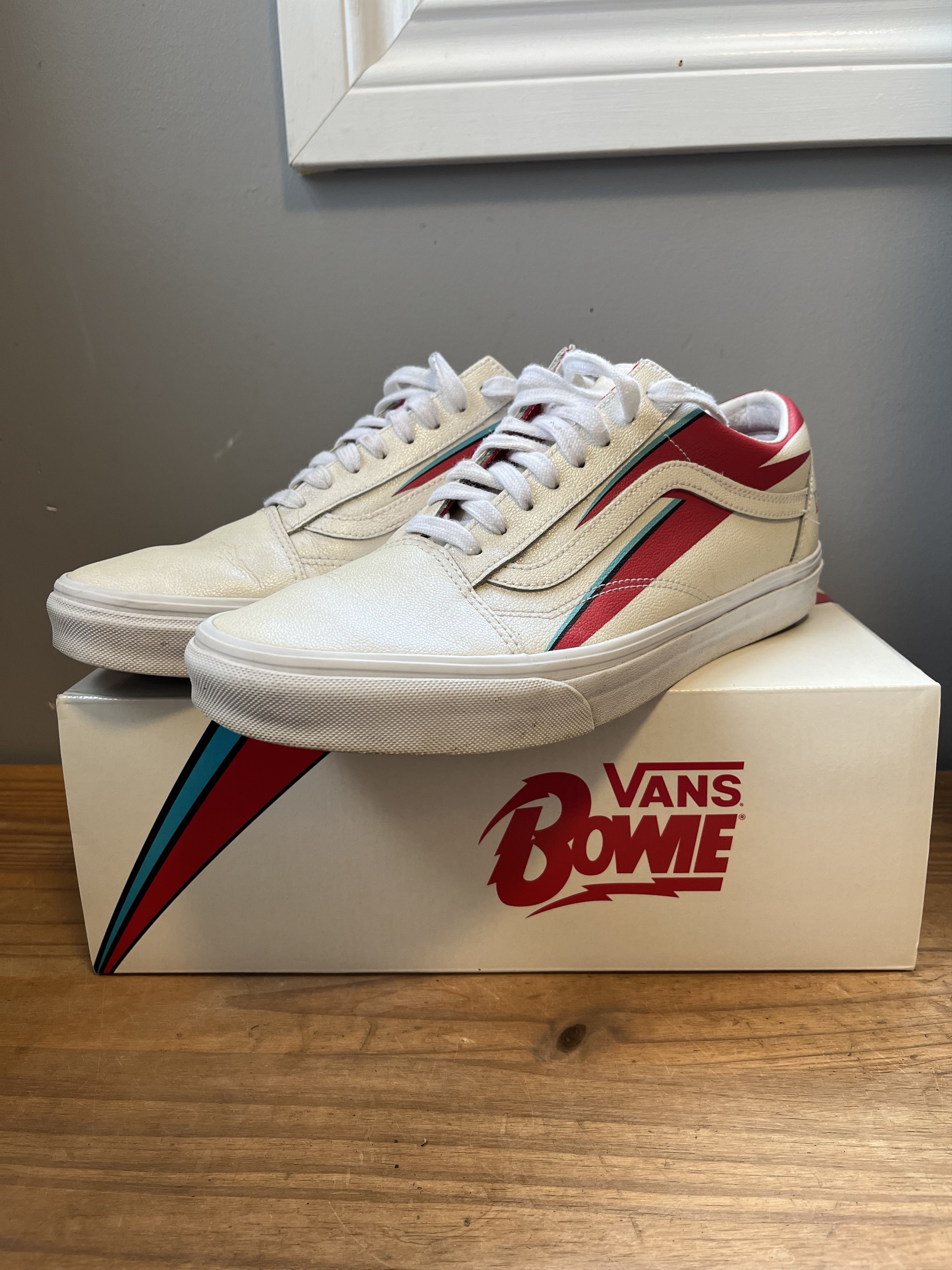 Vans Vans David Bowie Aladdin Sane Old Skool Size US 10.5 / EU 43-44 - 1 Thumbnail