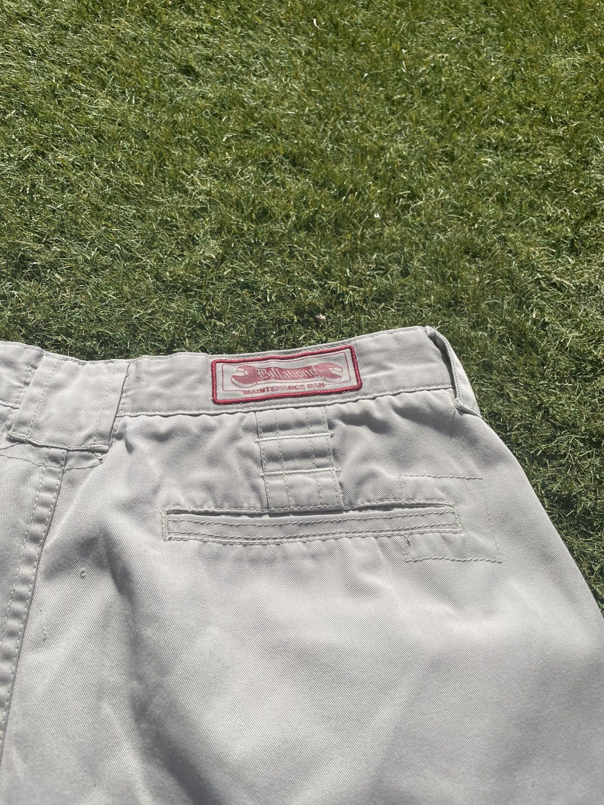 Billabong Billabong Men’s Beige Embroidered Logo Shorts Y2K no button Size US 36 / EU 52 - 7 Thumbnail