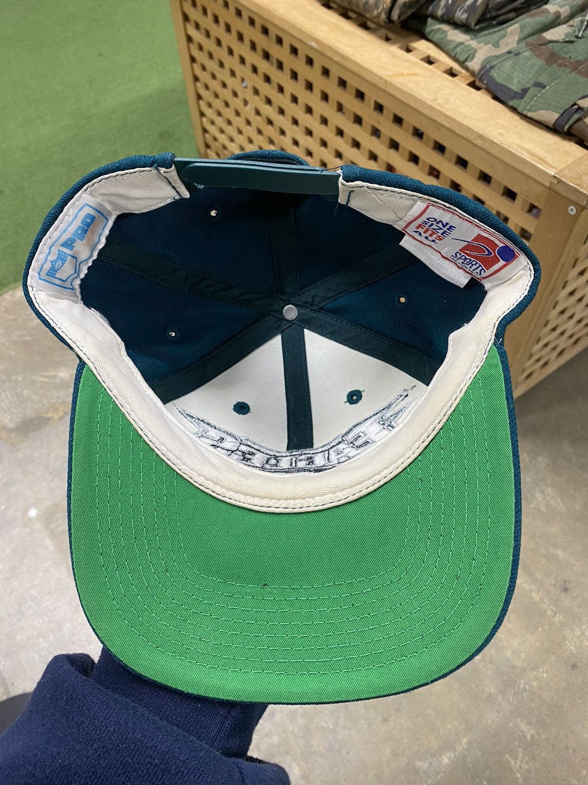 NFL Vintage 90s Plain Logo Philadelphia Eagles SS SnapBack Size ONE SIZE - 8 Thumbnail