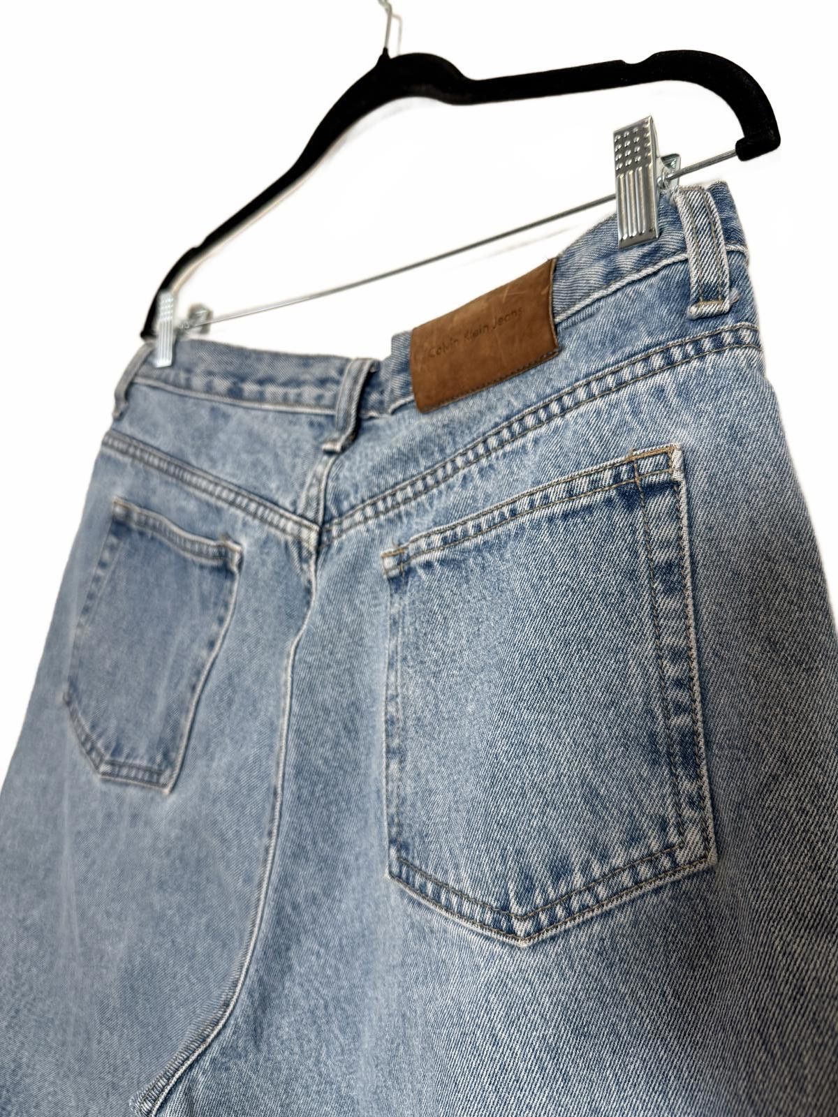 Calvin Klein Vintage Light Blue Denim Shorts Size 34 Made in USA Size US 34 / EU 50 - 3 Thumbnail