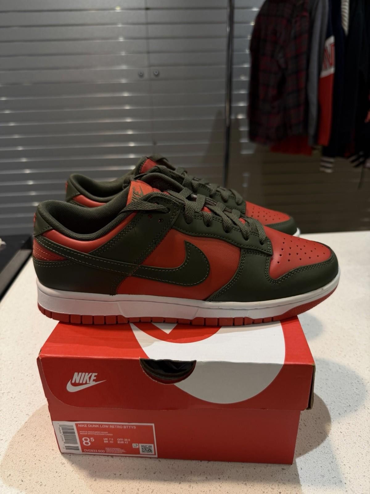 Nike Nike Dunk Low Cargo Khaki Mystic Red Men Size 8.5 Authentic Size US 8.5 / EU 41-42 - 3 Thumbnail