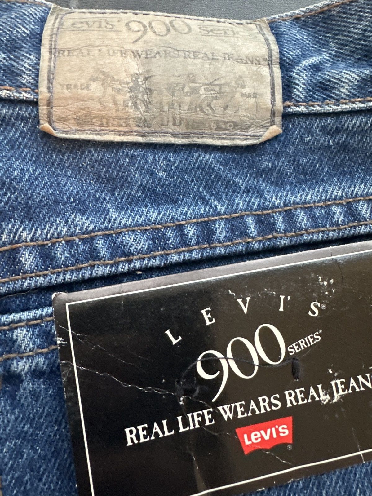 Levi's Vtg Levis Relaxed Fit 902 Women's Mom Jeans Size 40" / US 18 - 7 Thumbnail