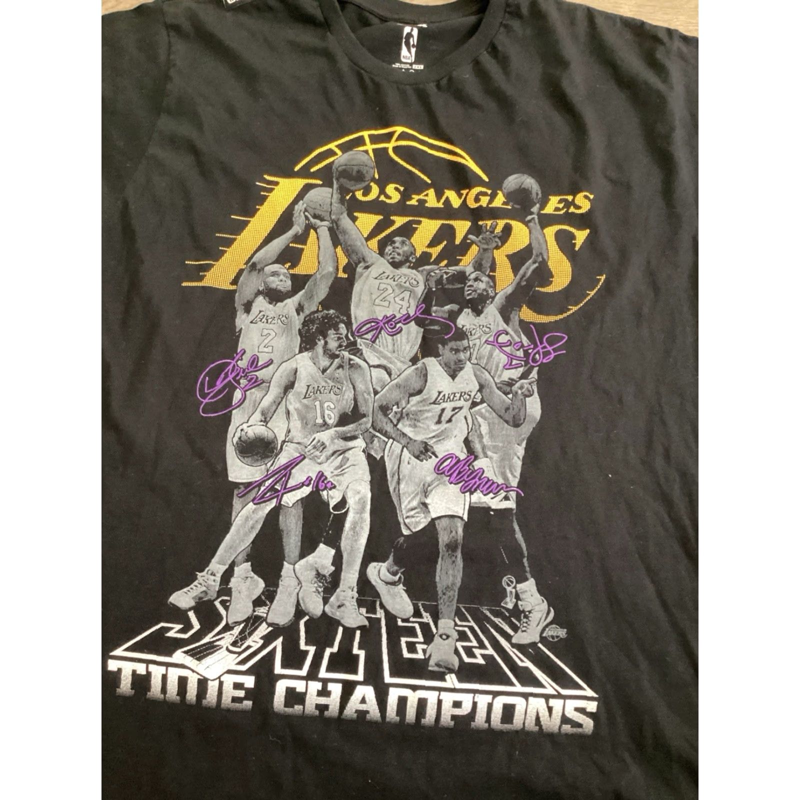 Champion VINTAGE Los Angeles Lakers Shirt Unisex 2XL Black 16x Champions Kobe Bryant 2000s Decade Mens Womens Size US XXL / EU 58 / 5 - 3 Thumbnail