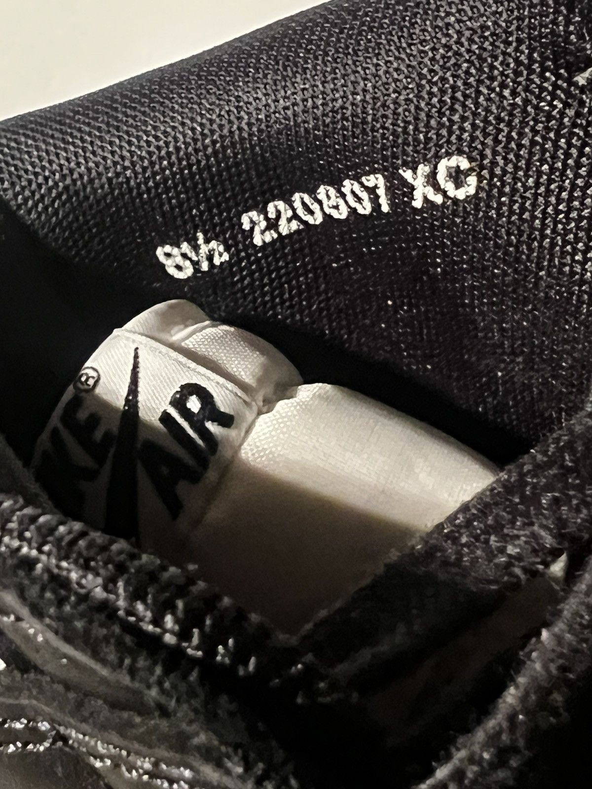 Jordan Brand CLEAN Air Jordan 1 Retro High OG 85’ Size 8.5 Black White Size US 8.5 / EU 41-42 - 9 Thumbnail
