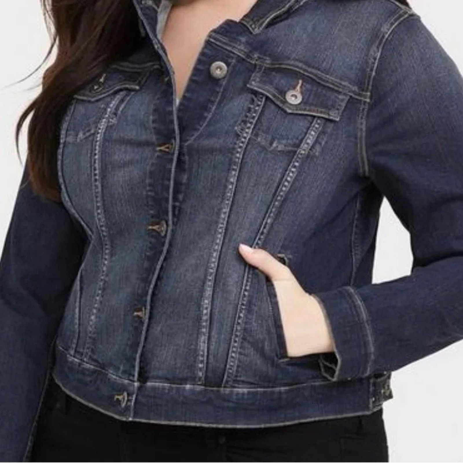 Torrid Torrid distressed denim jacket size 1 (14-16 or 1X) Size XL / US 12-14 / IT 48-50 - 7 Thumbnail