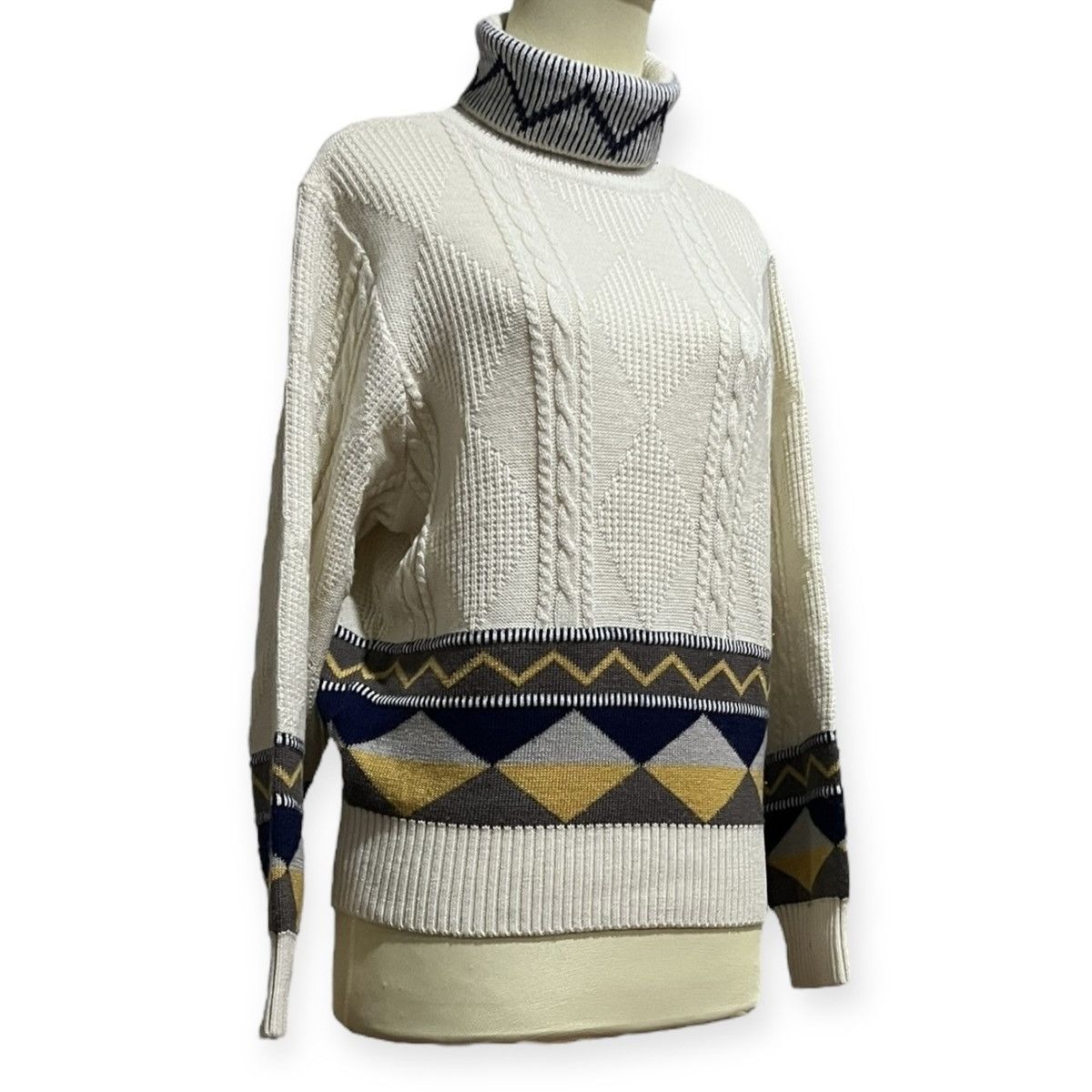 Balenciaga BALENCIAGA TURTLENECK SWEATER Size M / US 6-8 / IT 42-44 - 4 Thumbnail