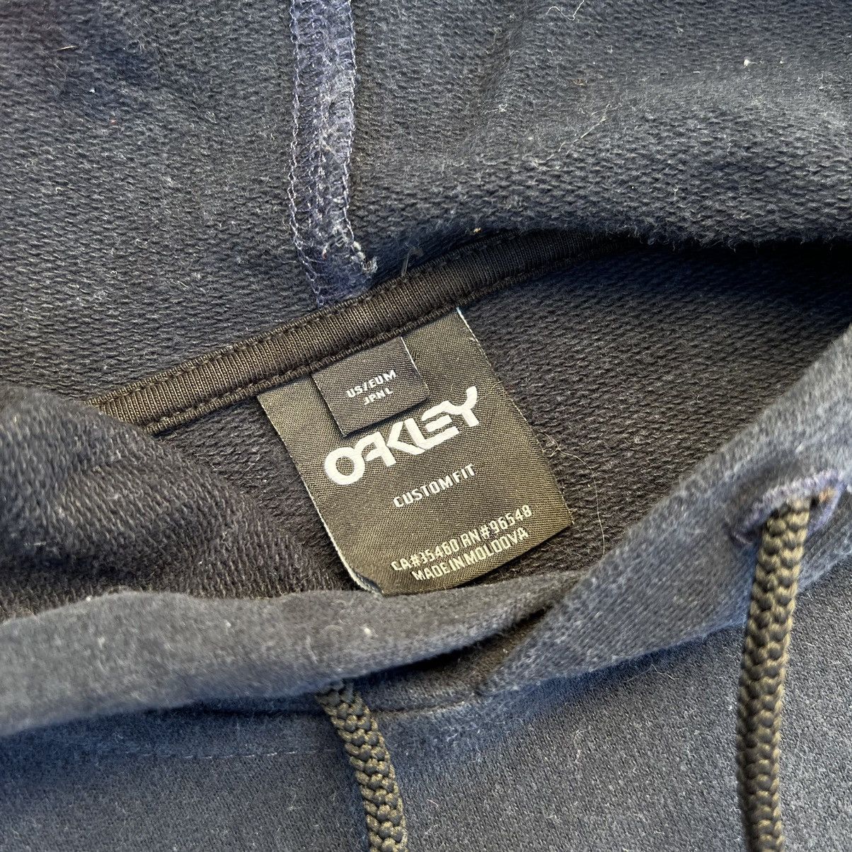 Oakley × Vintage Vintage Oakley Center Logo Embroidery Hoodie Size US M / EU 48-50 / 2 - 5 Thumbnail